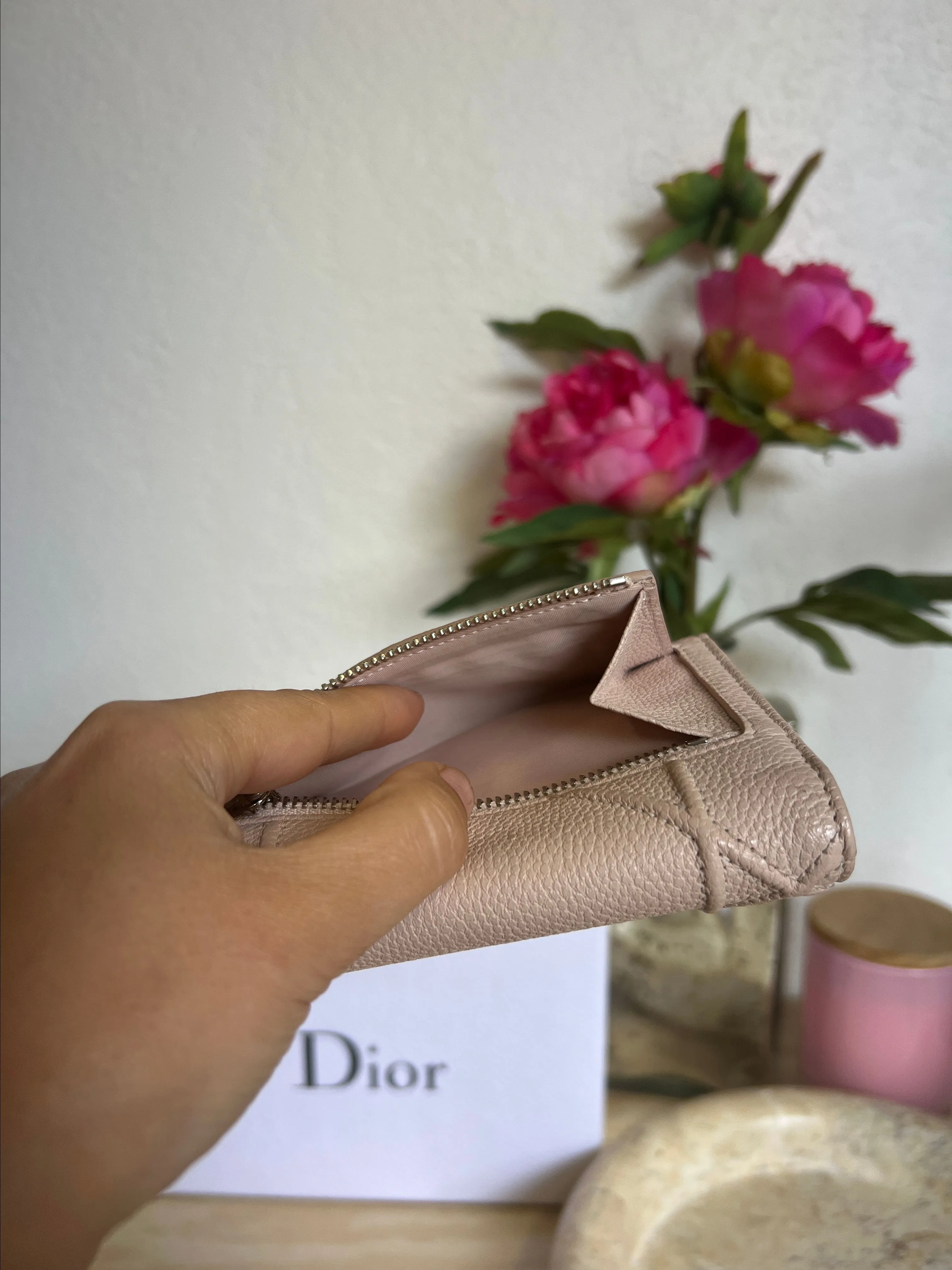 Listing Image Blurred Background