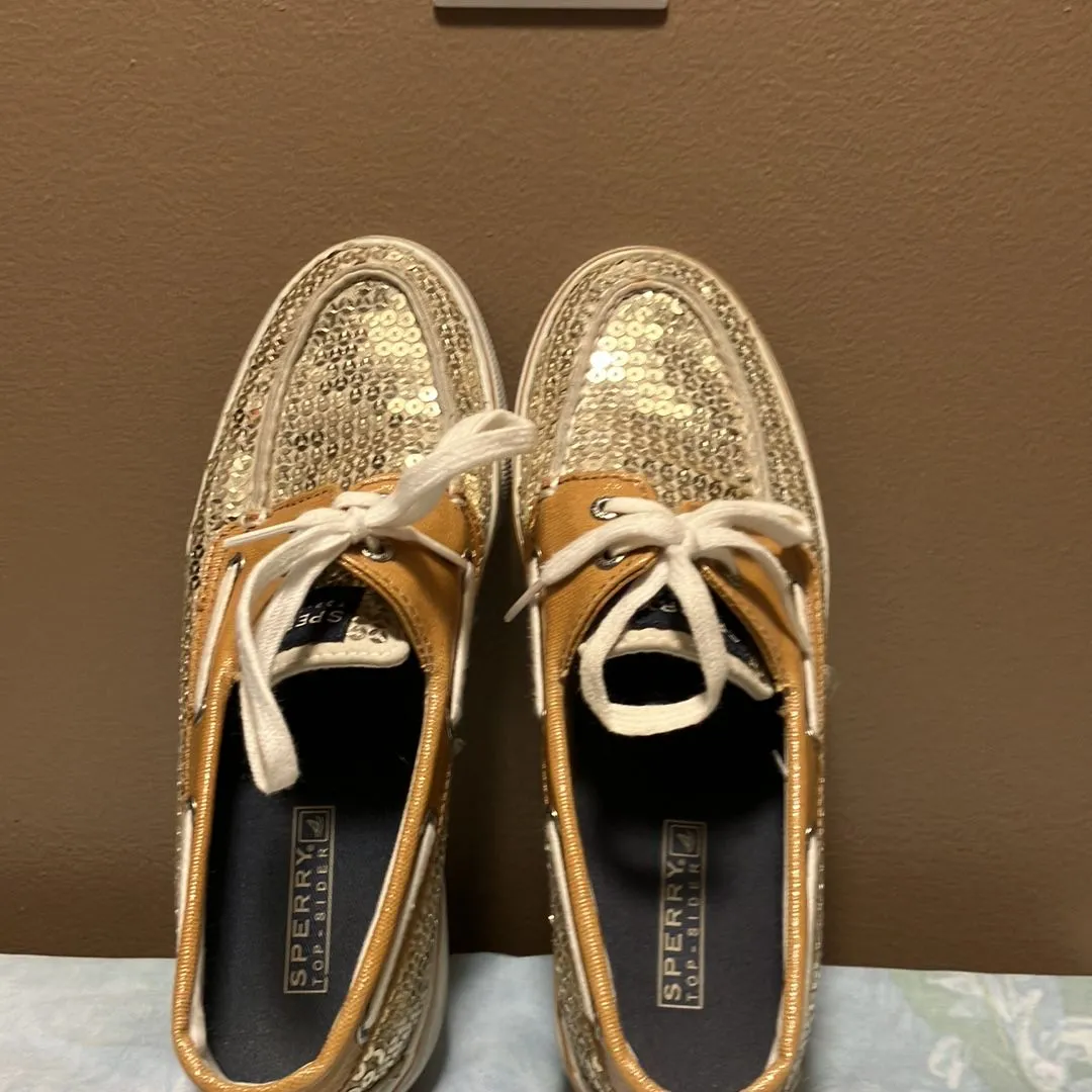 Listing Image Blurred Background