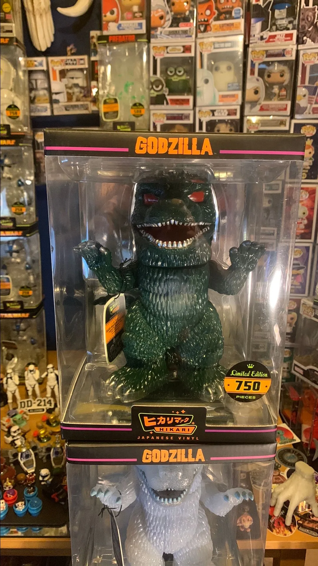 Product image for Hikari, Godzilla Classic (Red Eyes) LE 750 (2015)