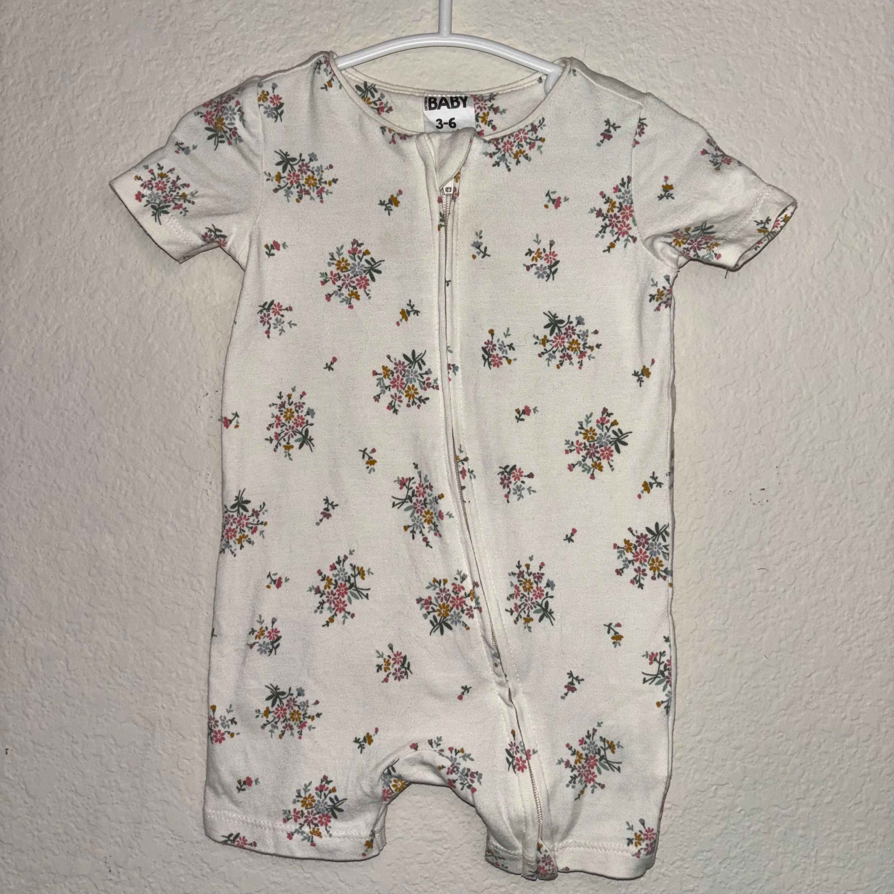 Product image for 22L. Cotton On Baby floral one piece romper, size 3-6 months