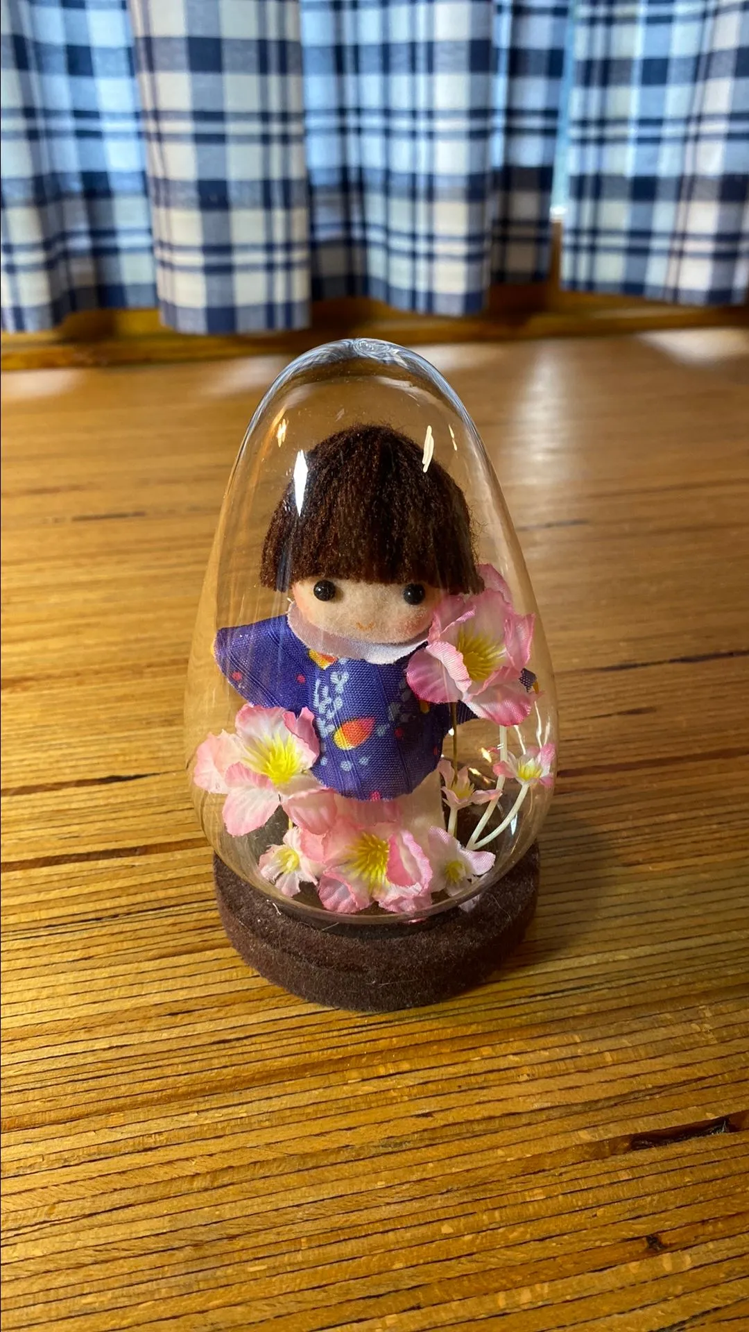 Product image for 44. Vintage Imported 70's Domed Cutie