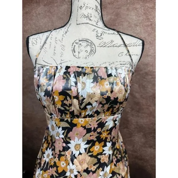 Listing Image Blurred Background