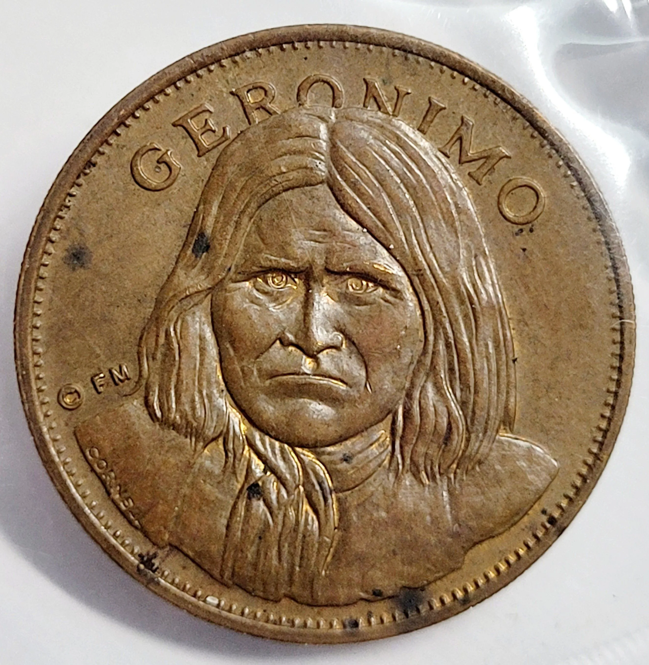 Product image for 1971 Franklin Mint Husky Oil Rugged Americans KIT CARSON & GERONIMO Bronze Coin (2) Coins ONLY, No b