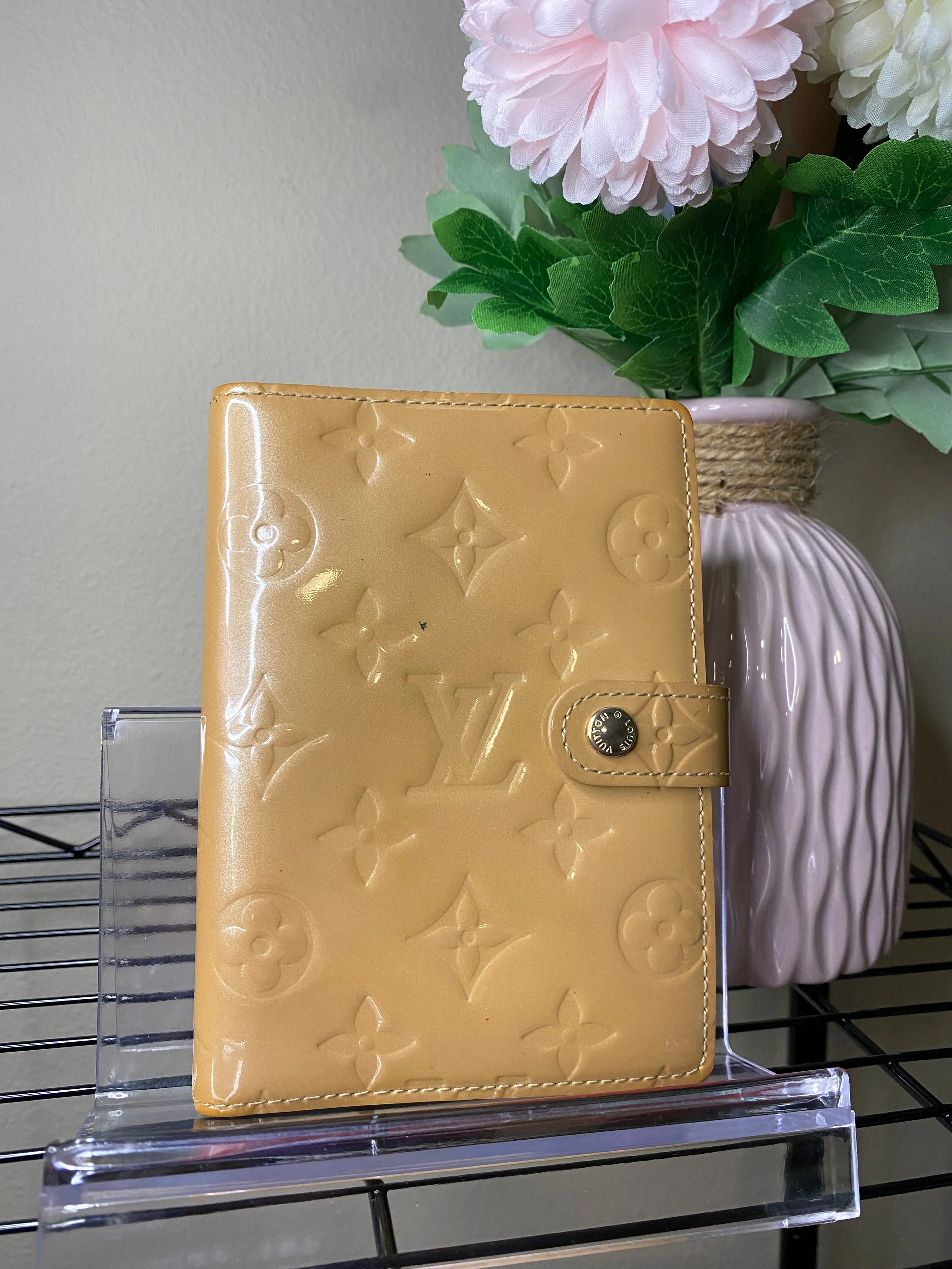 Product image for #1065 LV Beige Vernis Agenda/Passport