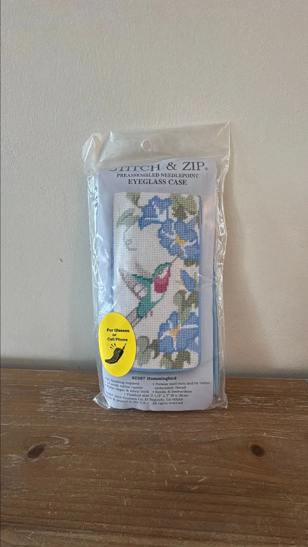 Product image for 5. Vintage Stitch and Zip Hummingbird
