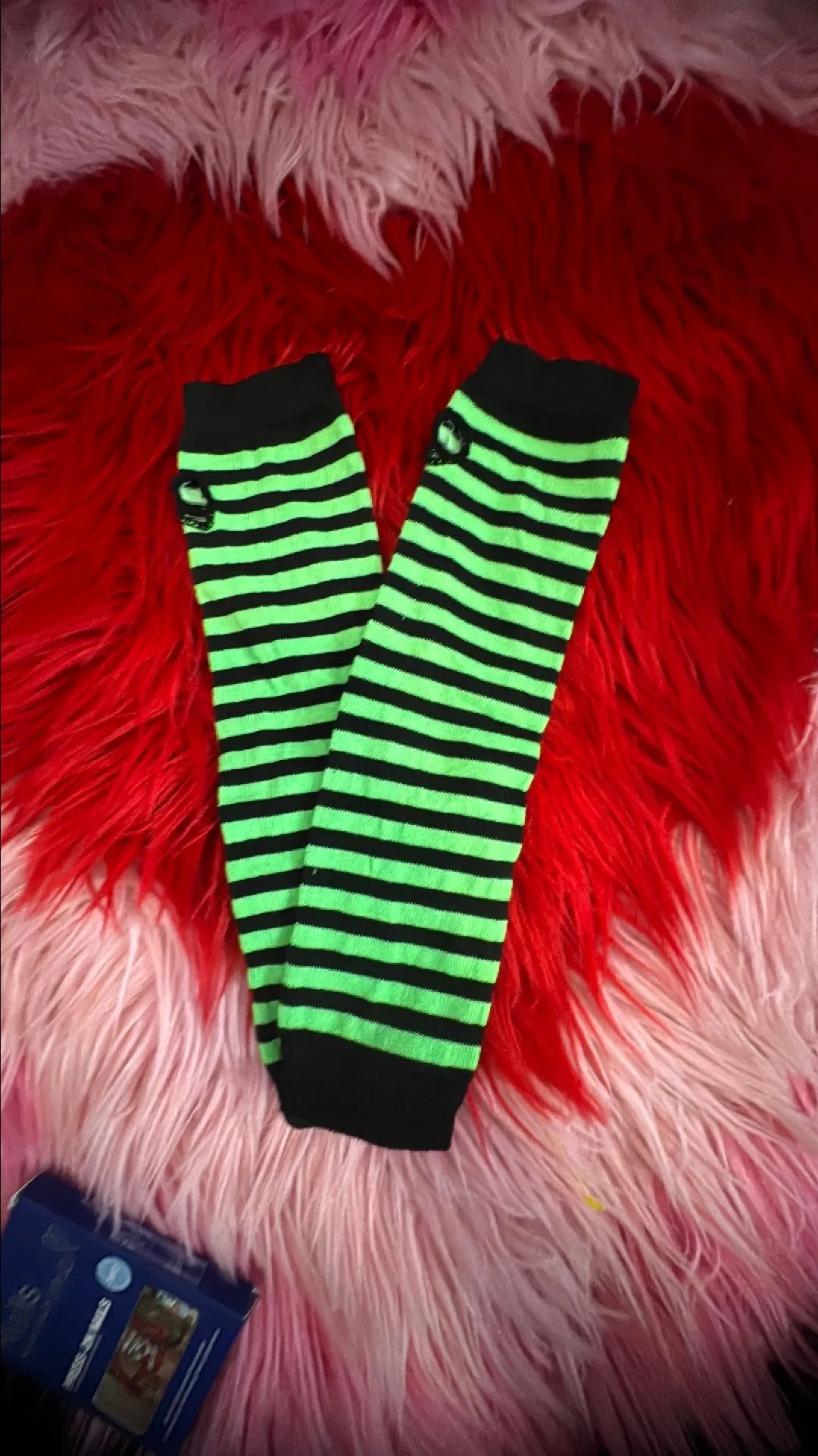 Product image for Neon green stripe gloves
