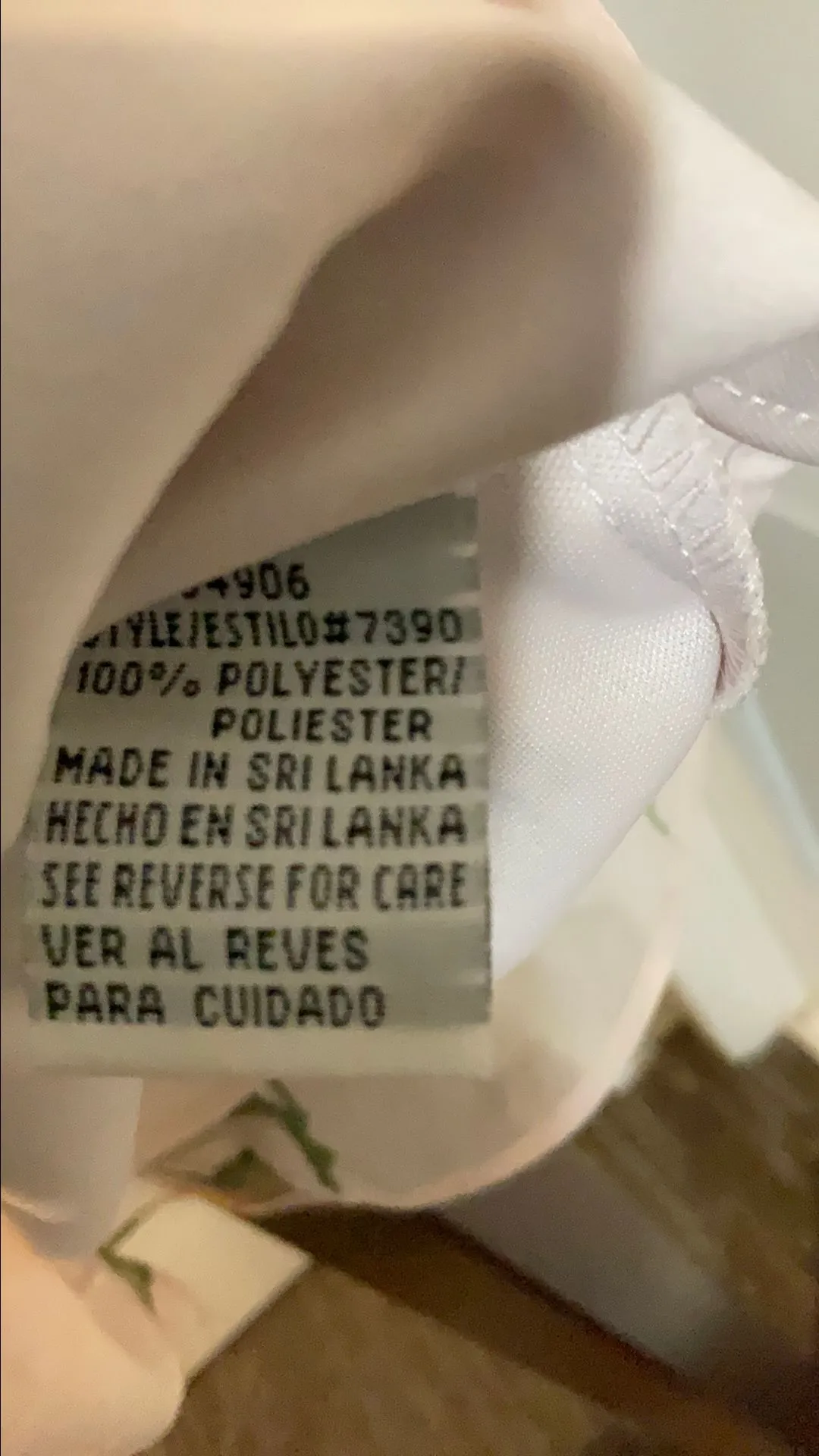 Listing Image Blurred Background