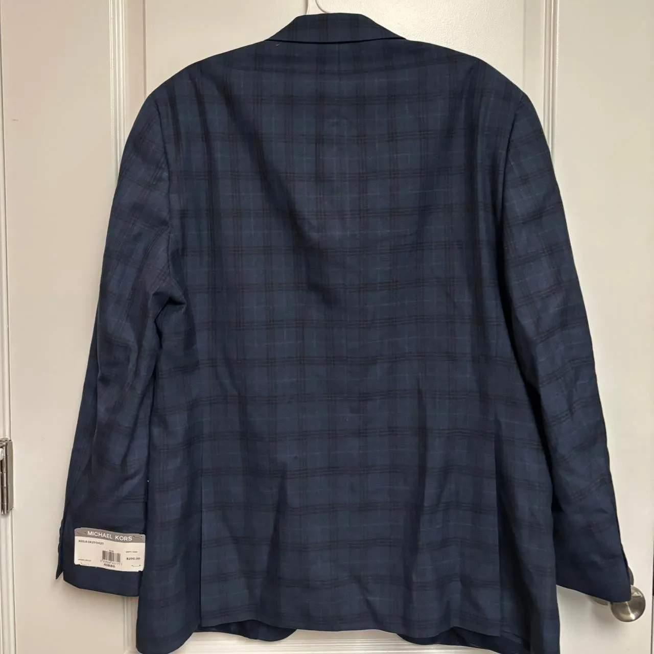 Listing Image Blurred Background