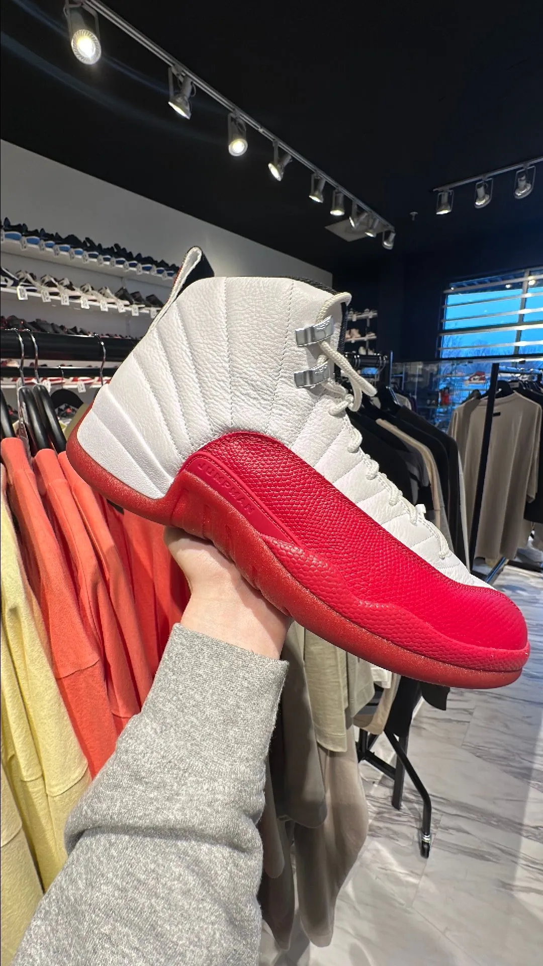 Cherry Air Jordan 12 Fit SIZE 11 JORDAN 12 CHERRY LIGHTLY WORN