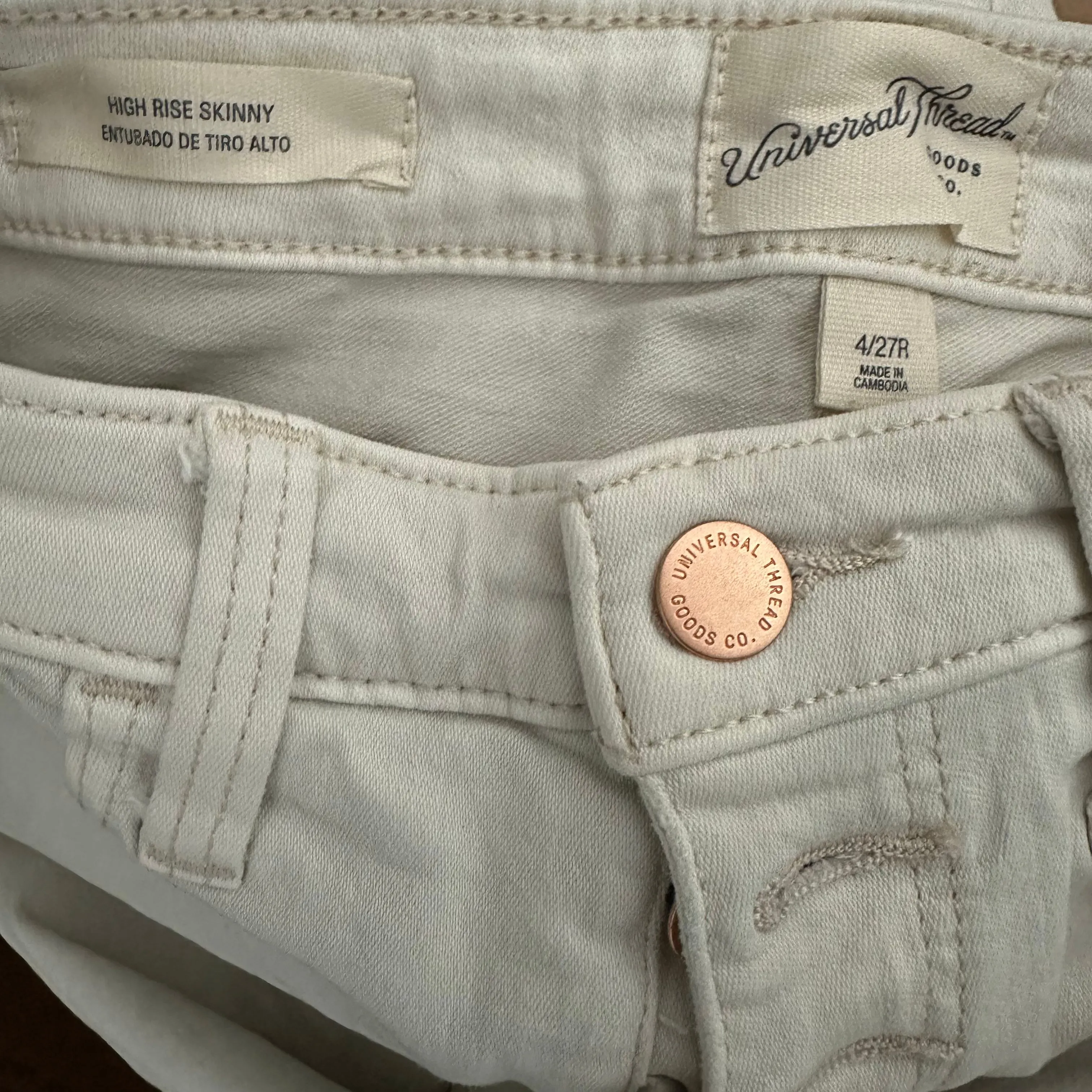 Product image for Jeans Universal Thread High Rise Skinny 4 27R Button Up Cream with minor marks/flaws
