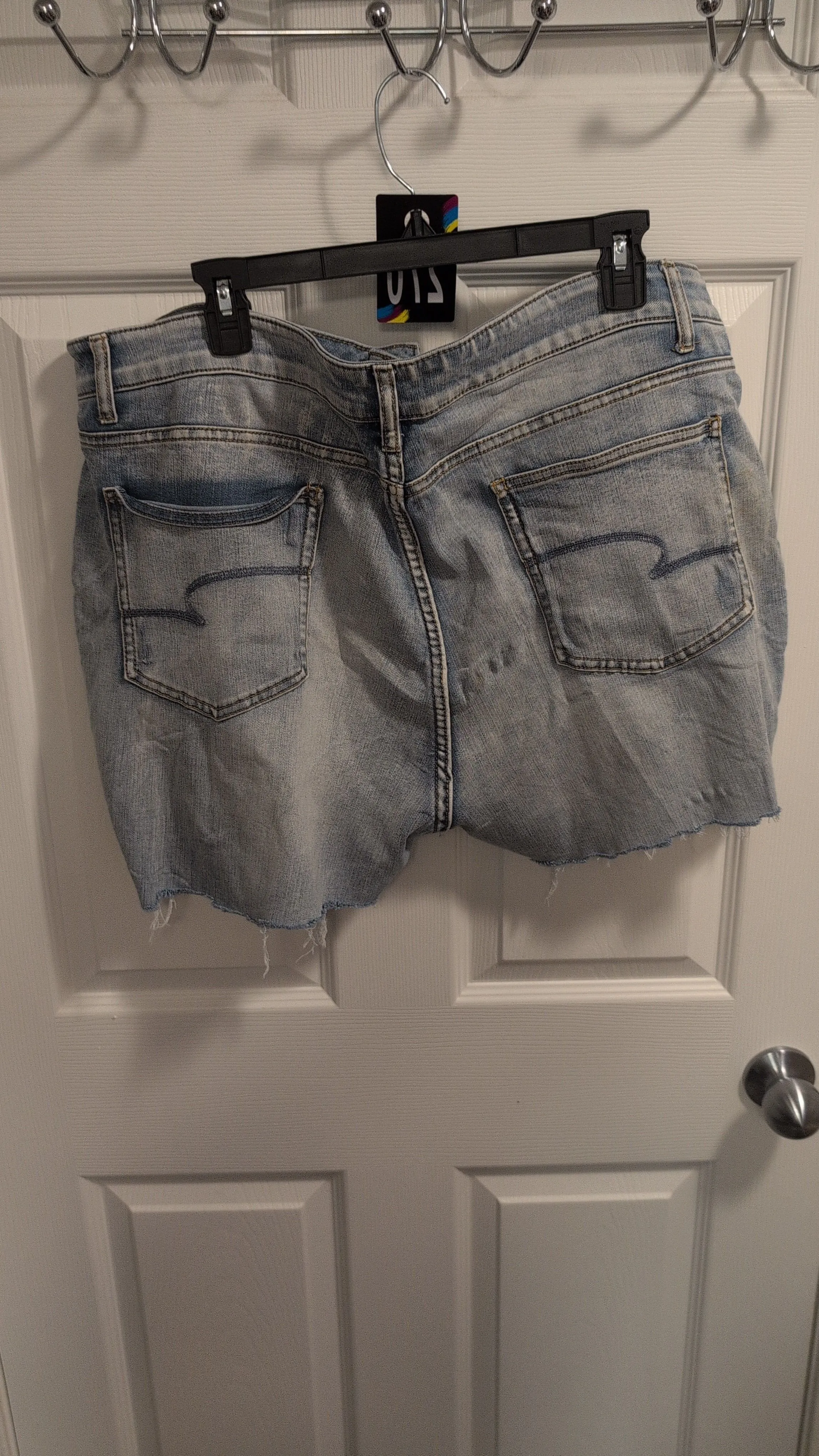 Listing Image Blurred Background