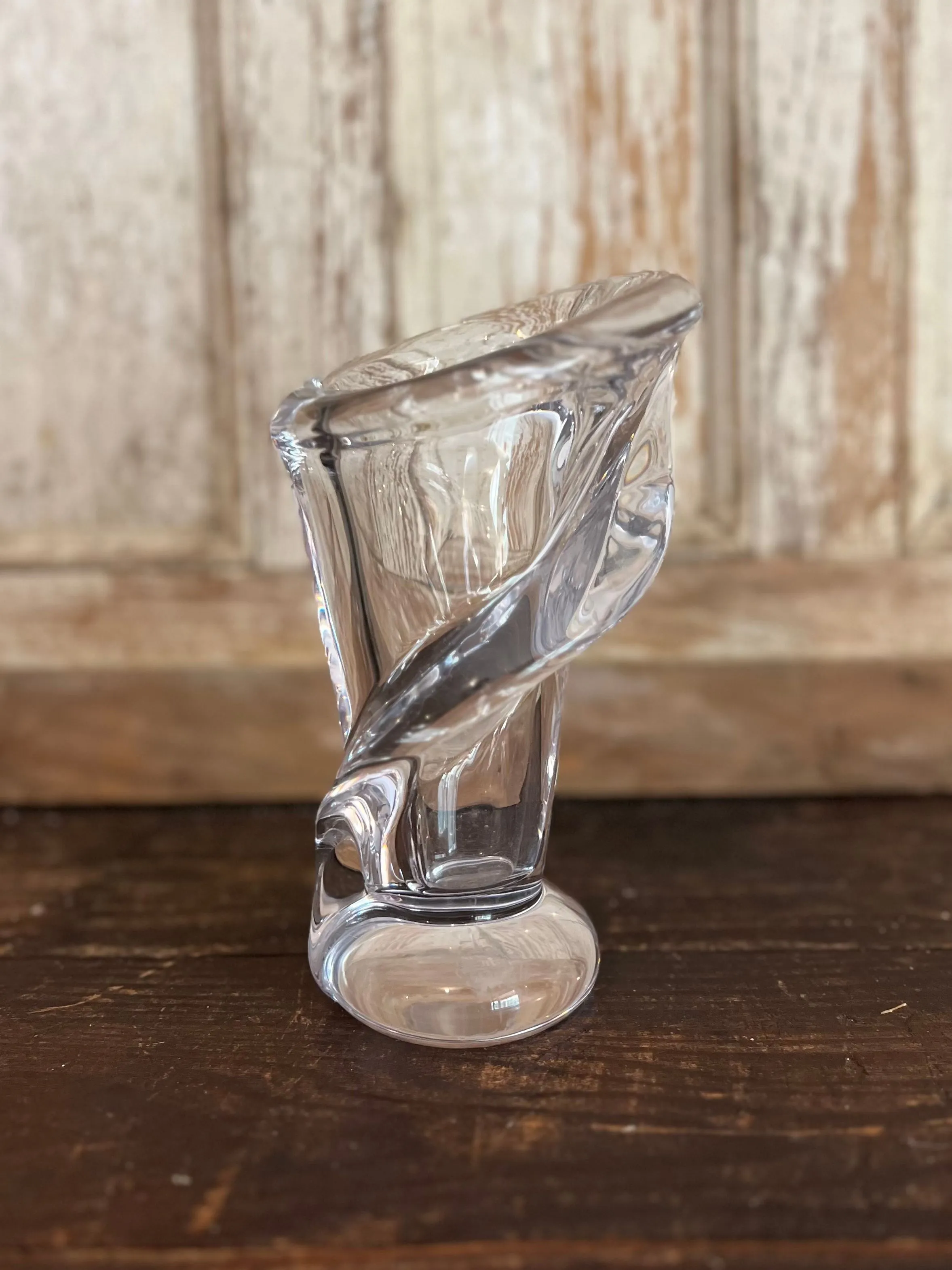 Product image for 0-MJ.  Vannes le Chatel Lily Crystal Vase - FRANCE