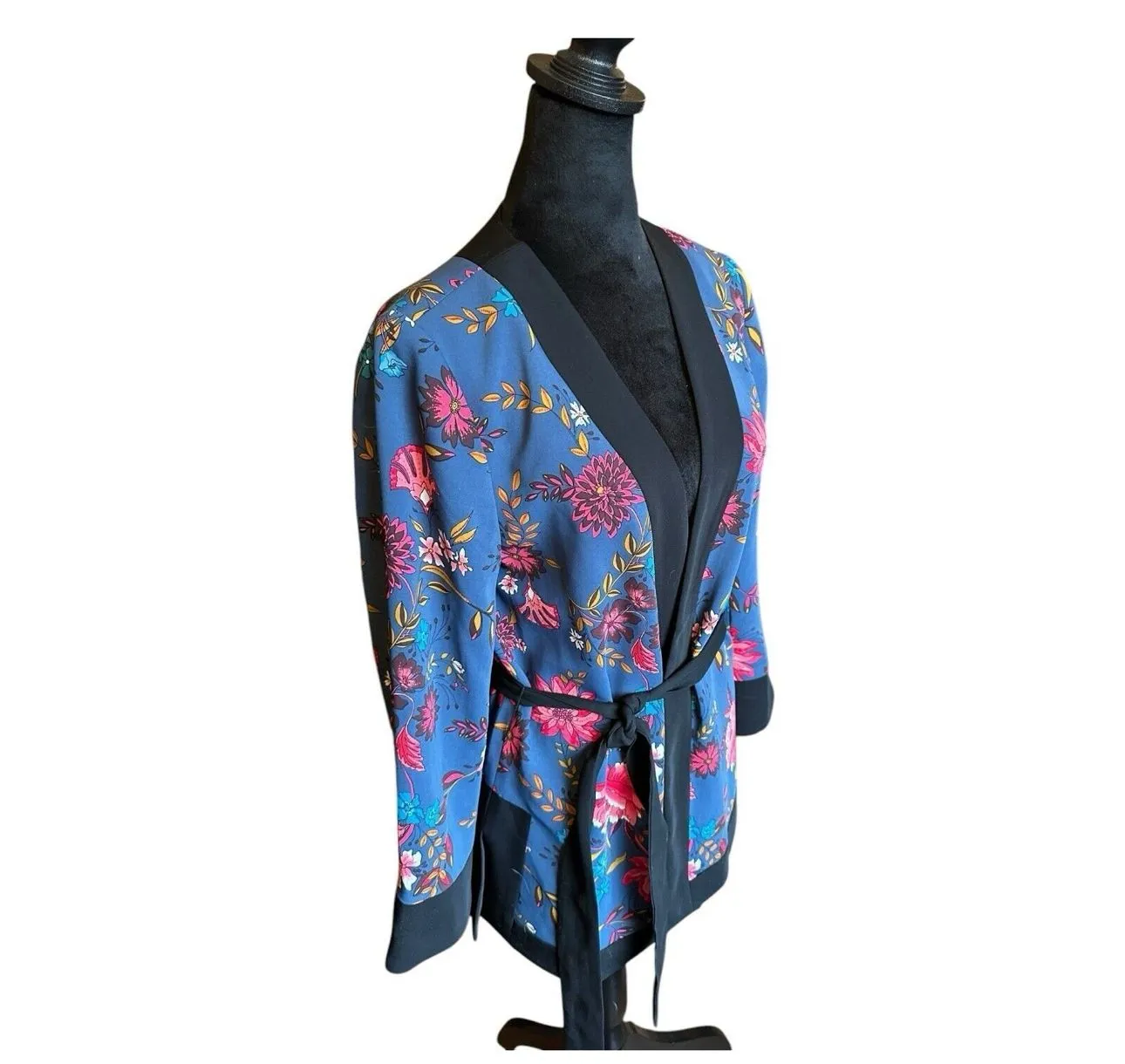 Listing Image Blurred Background