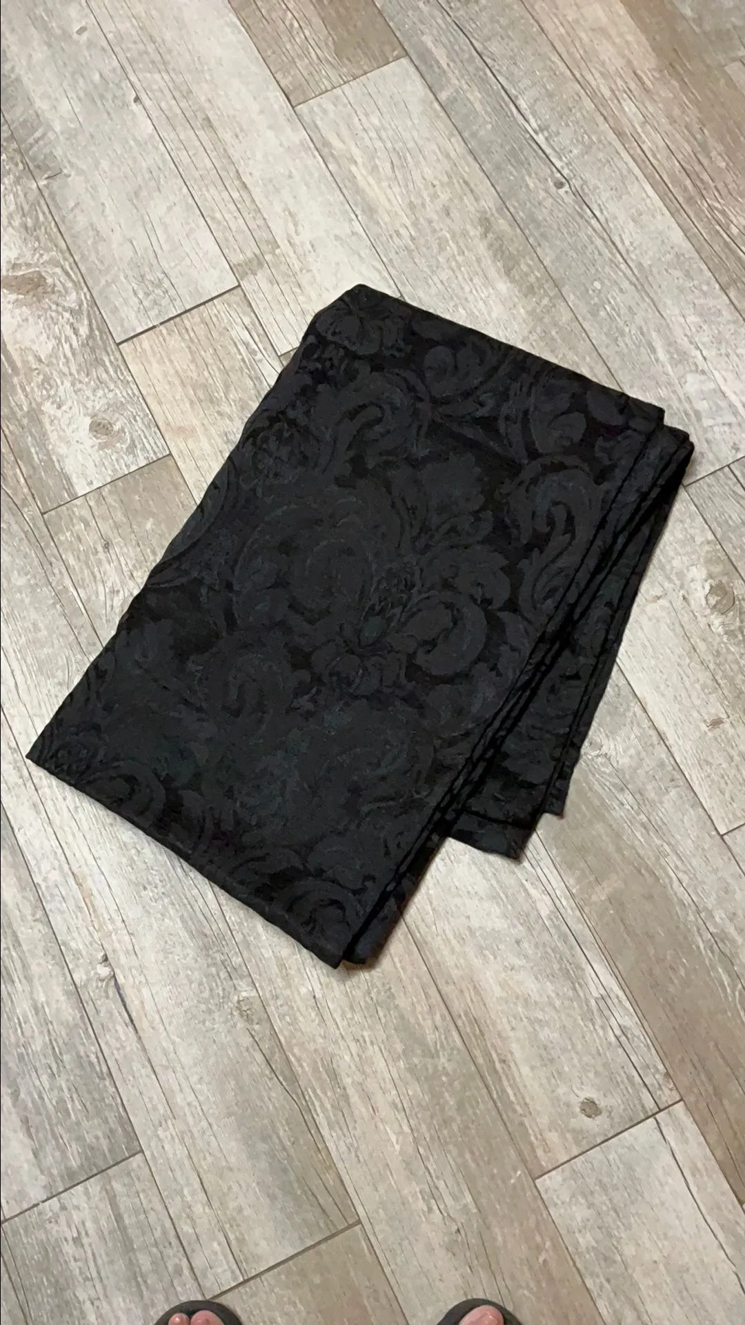 Product image for TC45. Black Floral Damask Tablecloth