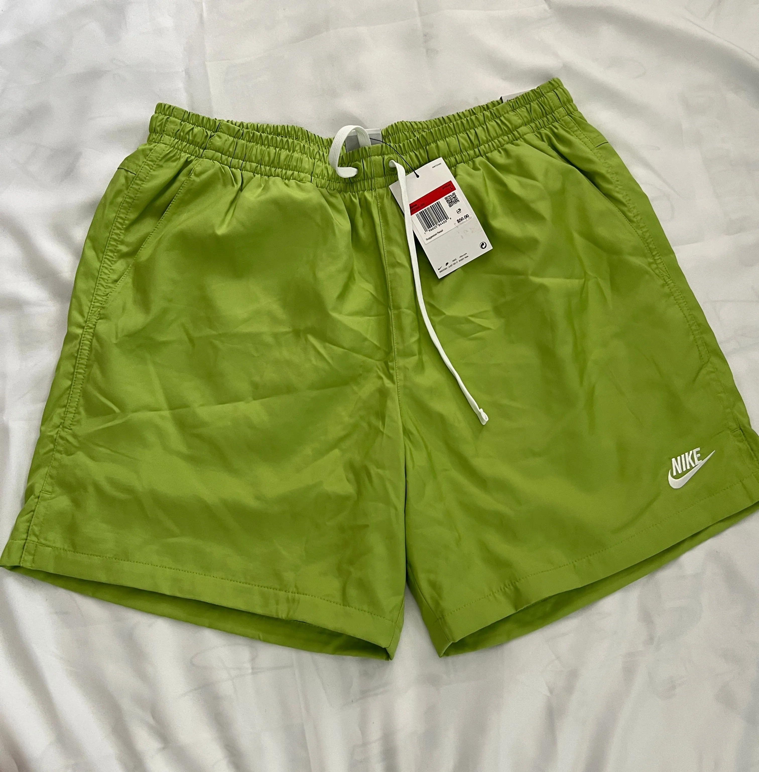 Product image for Nike Sportswear Woven Flow Shorts Vivid Green/White AR2382-332 Men’s Size Large