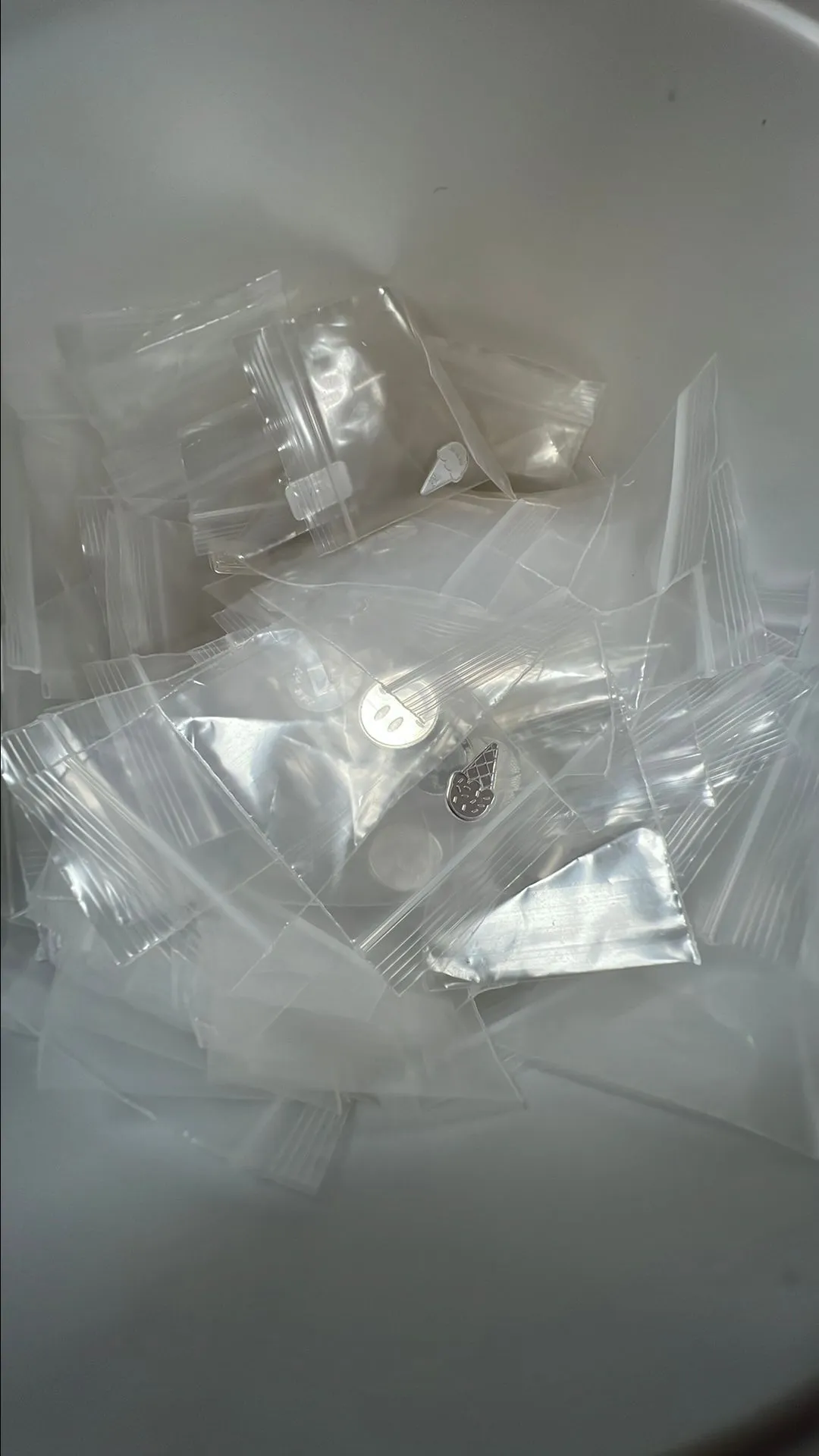 7AA791FD-44CD-4ECC-B1DB-3890CE4EFC4D
