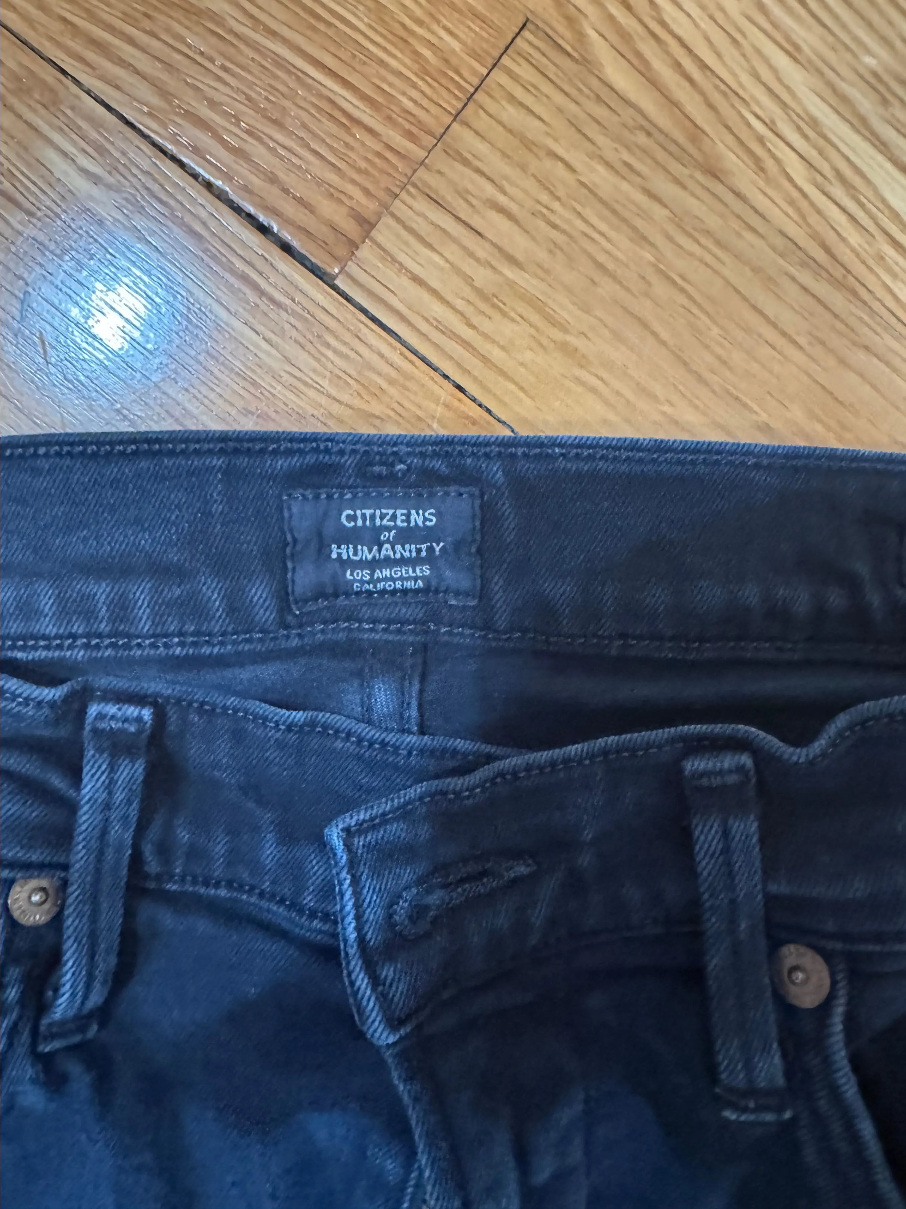 Listing Image Blurred Background