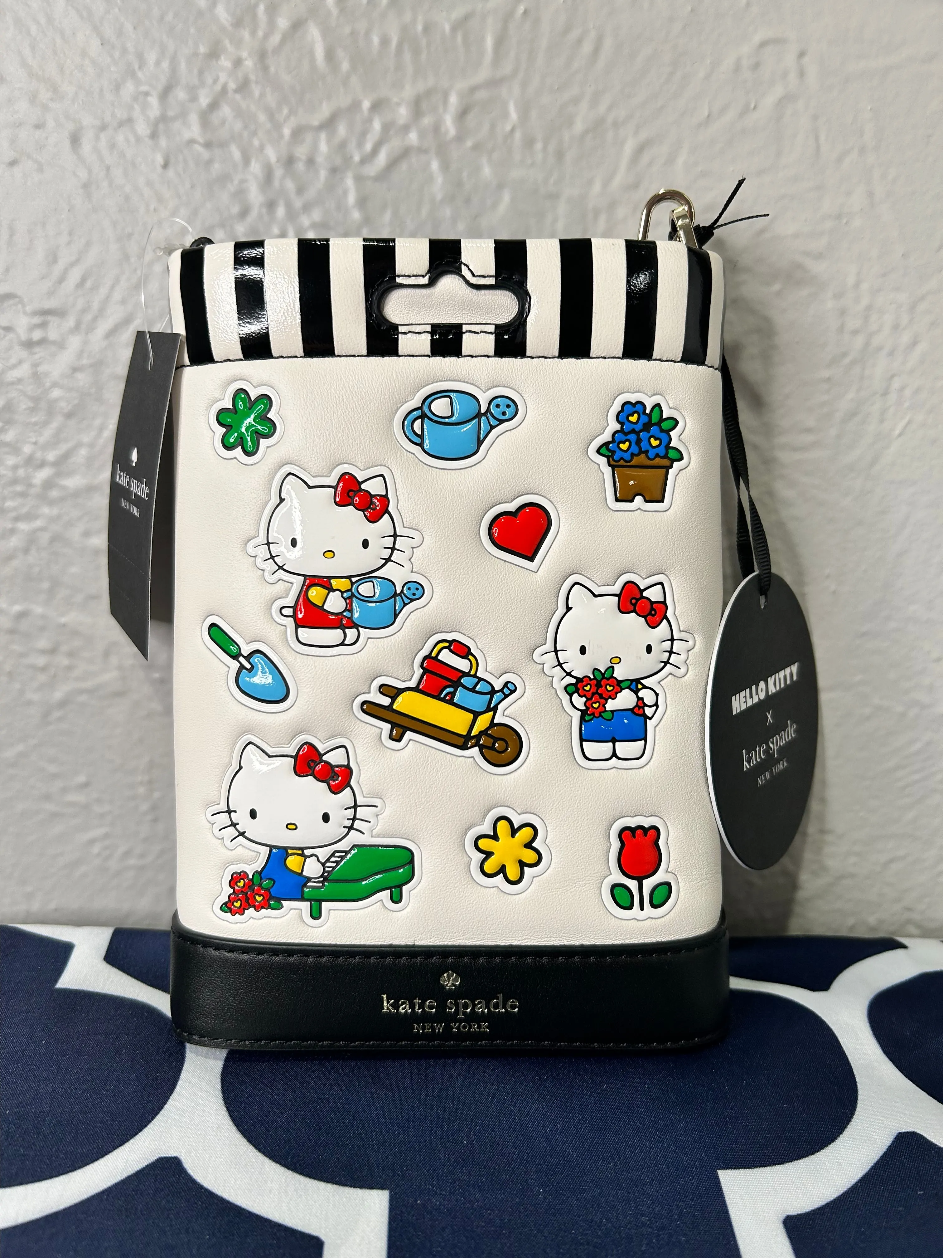 Product image for NWT Hello Kitty X Kate Spade Phone Crossbody