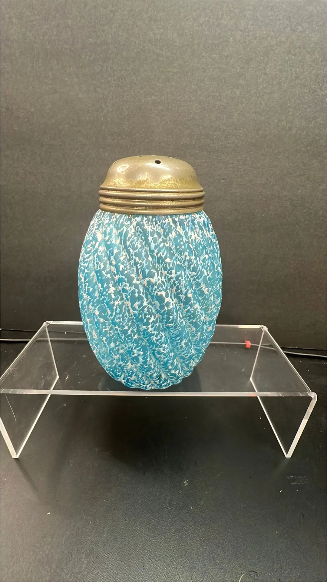Product image for 0198 Barrel shaped Buckeye Glass sugar shaker, reverse swirl pattern, Granitware finish.