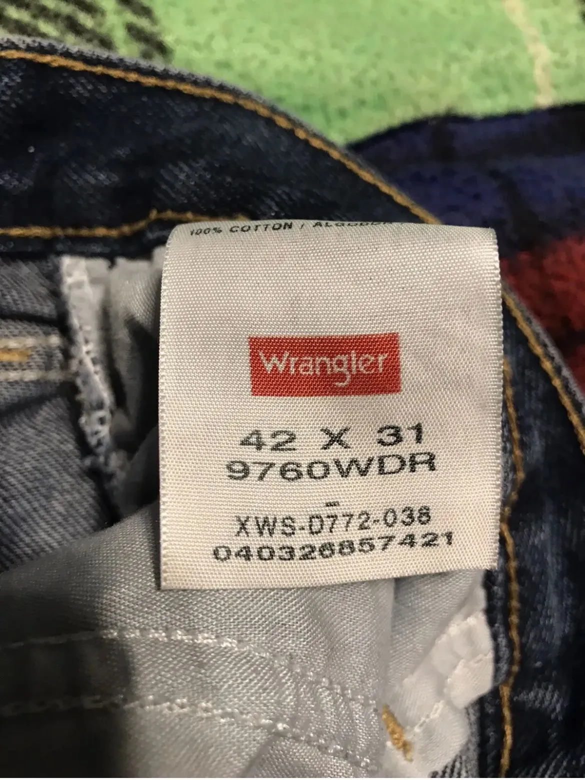 Listing Image Blurred Background
