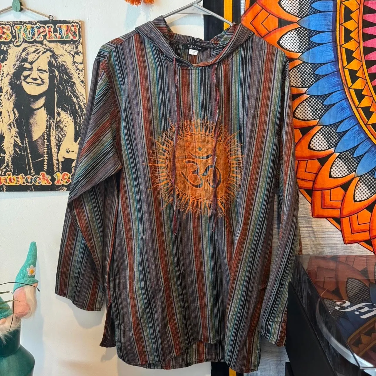 Product image for Yak & Yeti Ohm lightweight hippie hoodie size medium