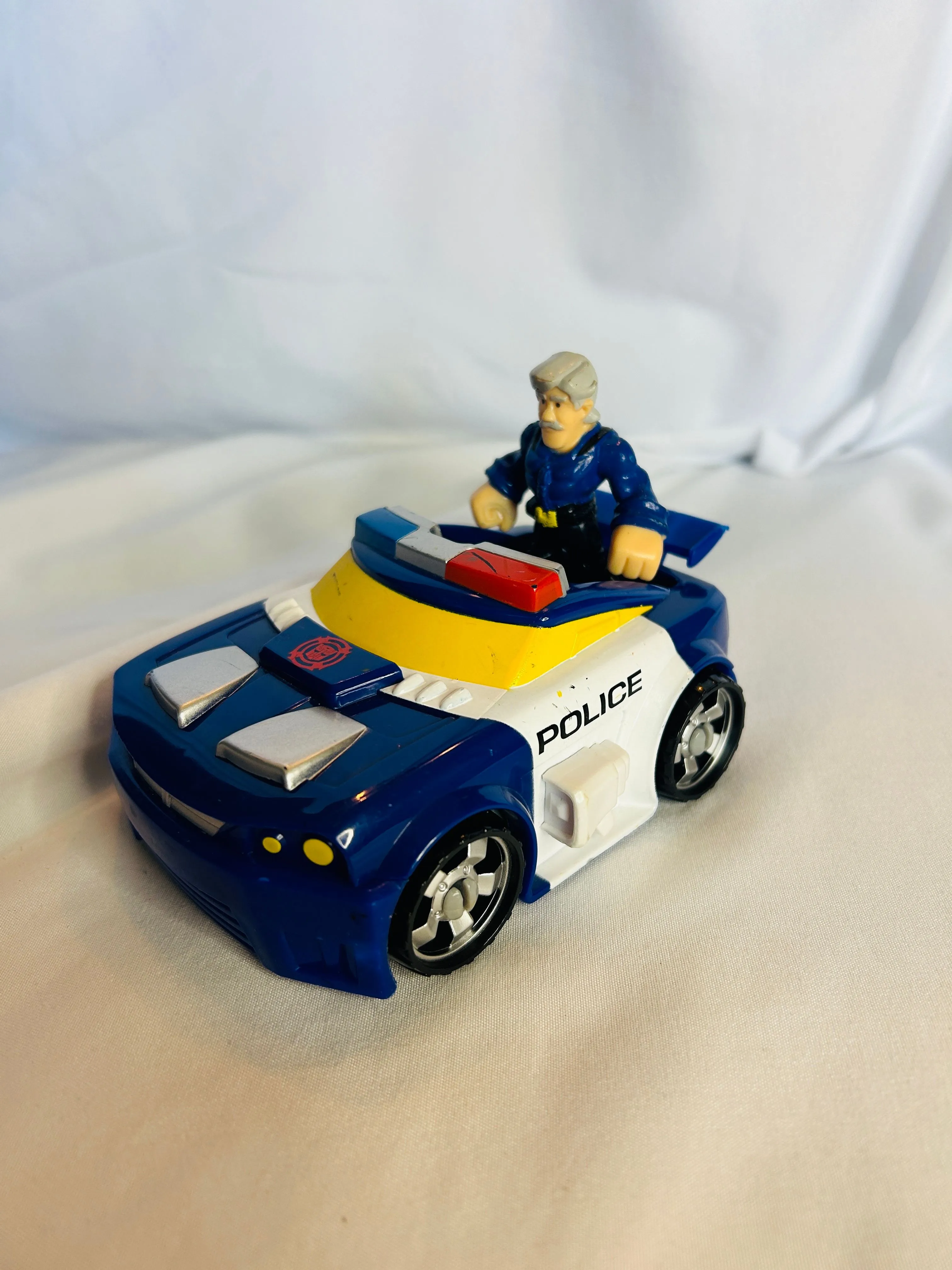 Product image for 2012 Playskool Heroes Transformers Rescue Bots Energize - Chase the Police-Bot