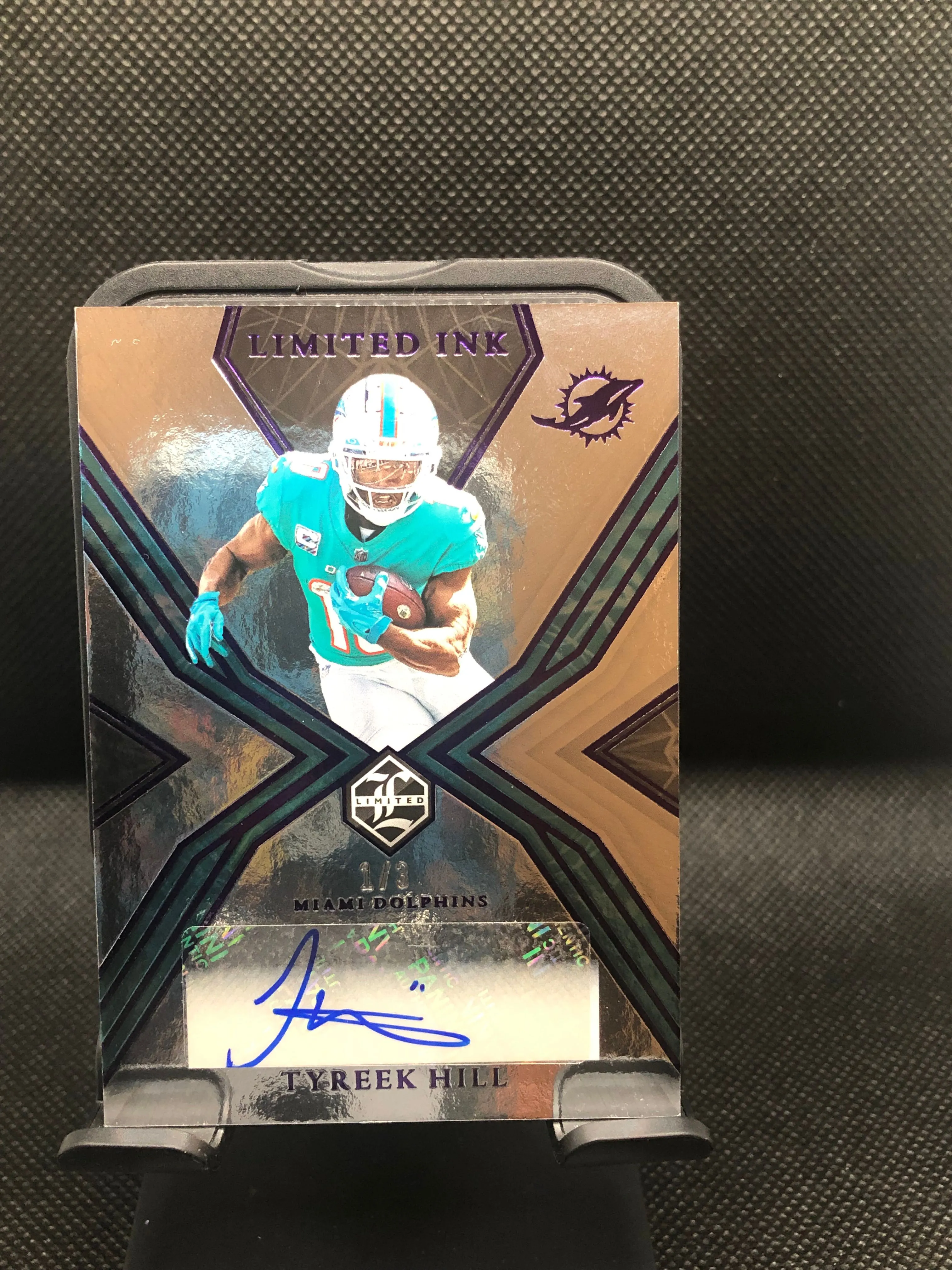 Product image for Tyreek Hill Limited Auto 1/3  Dolphins