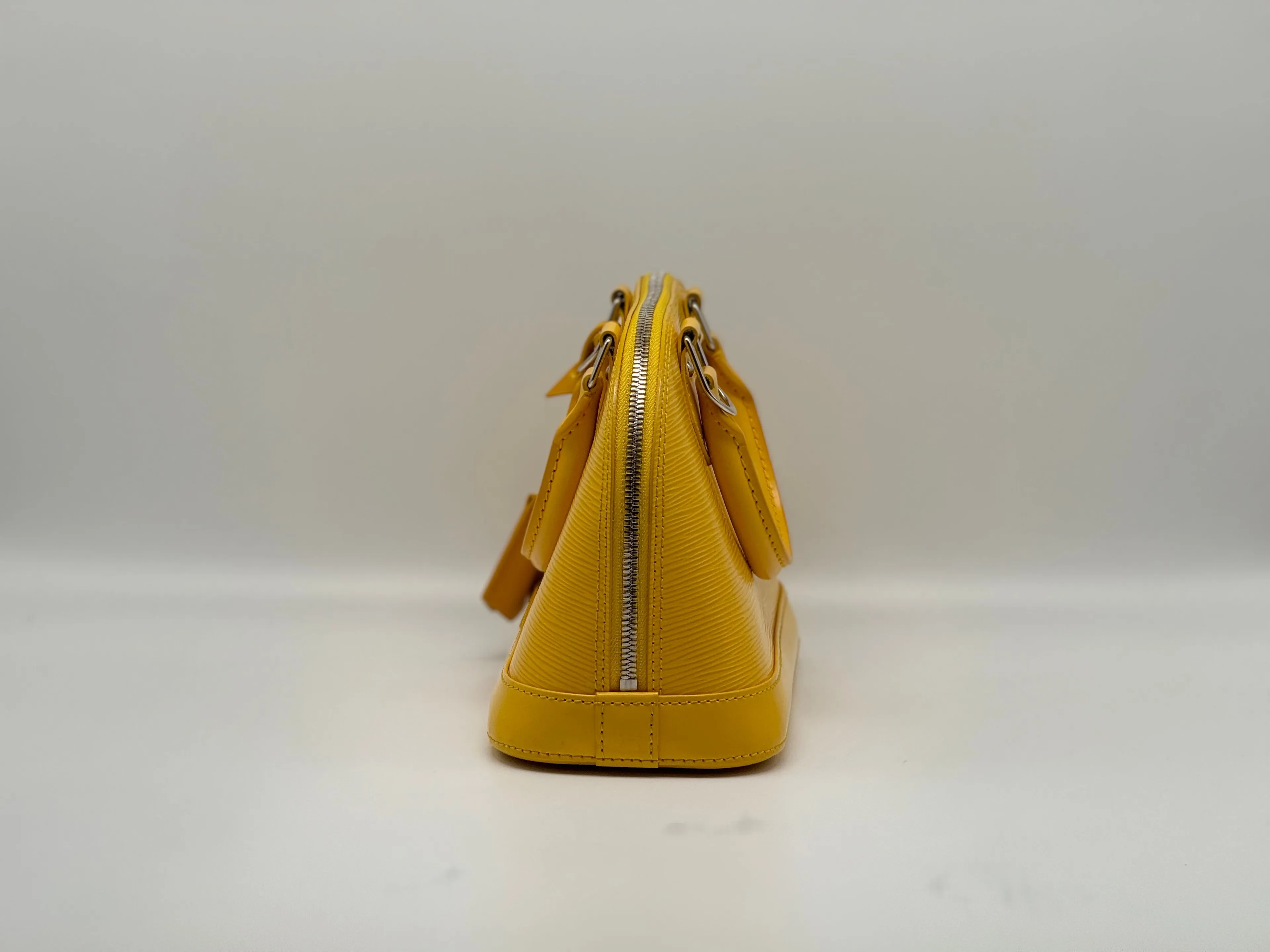 Listing Image Blurred Background