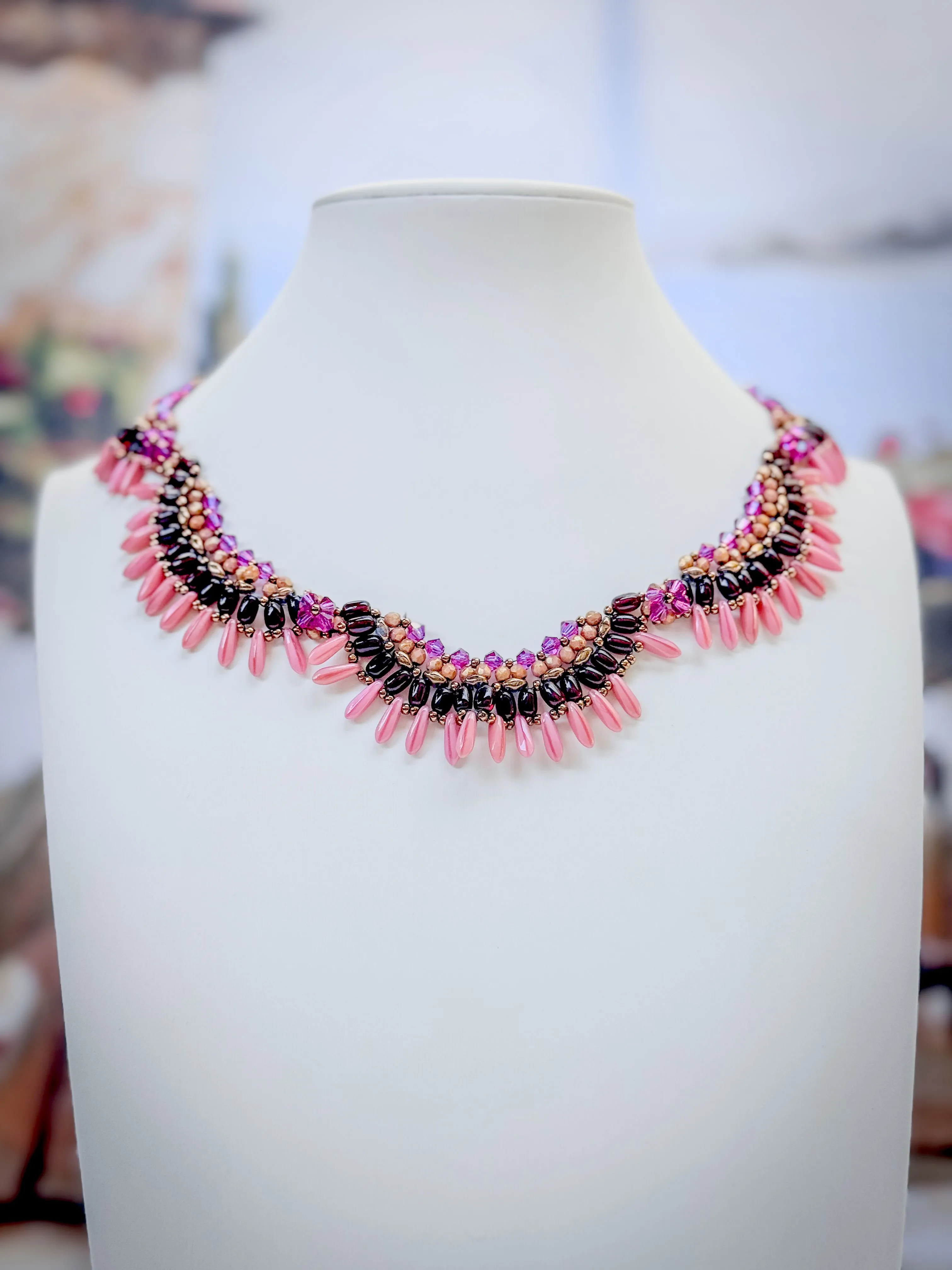 Product image for (111) Unique design Necklace Magenta Color Palettes Beaded Necklace