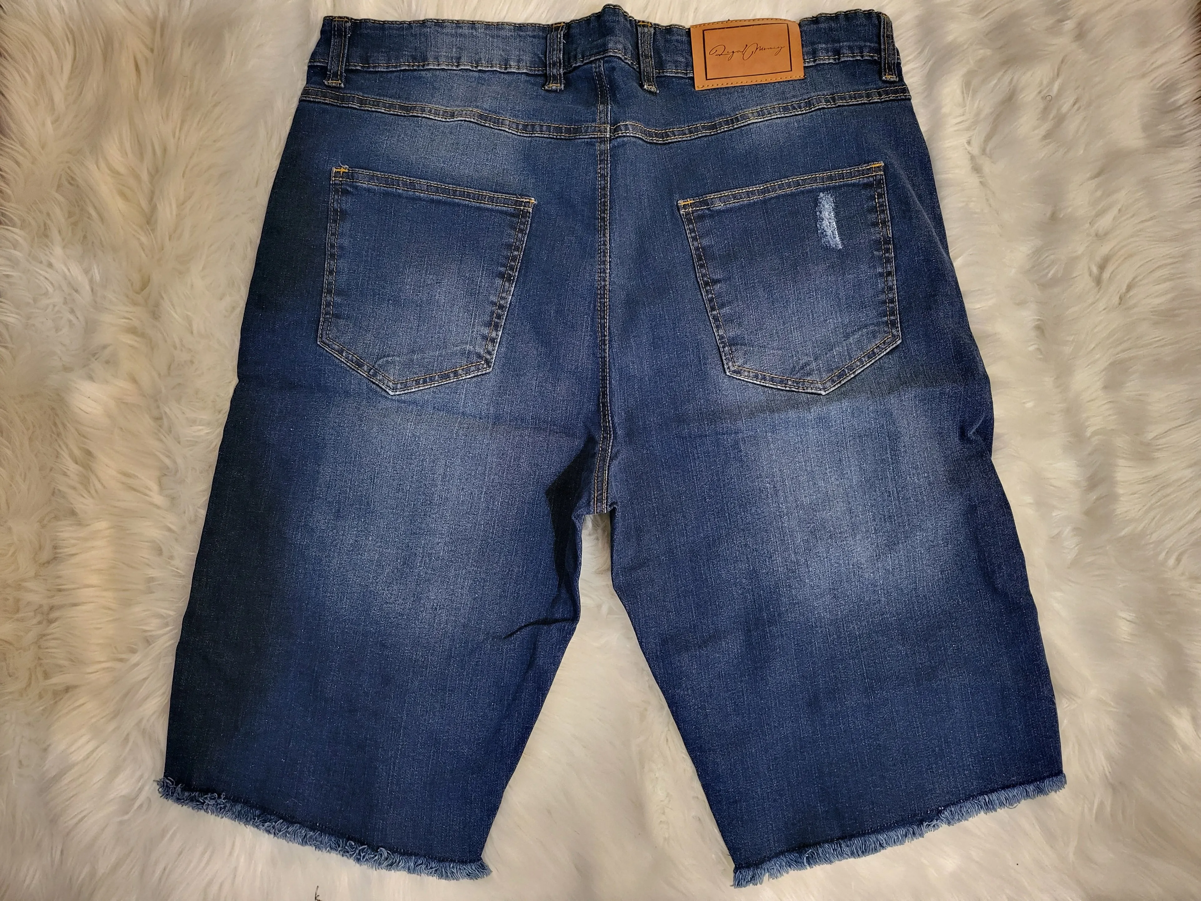 Listing Image Blurred Background