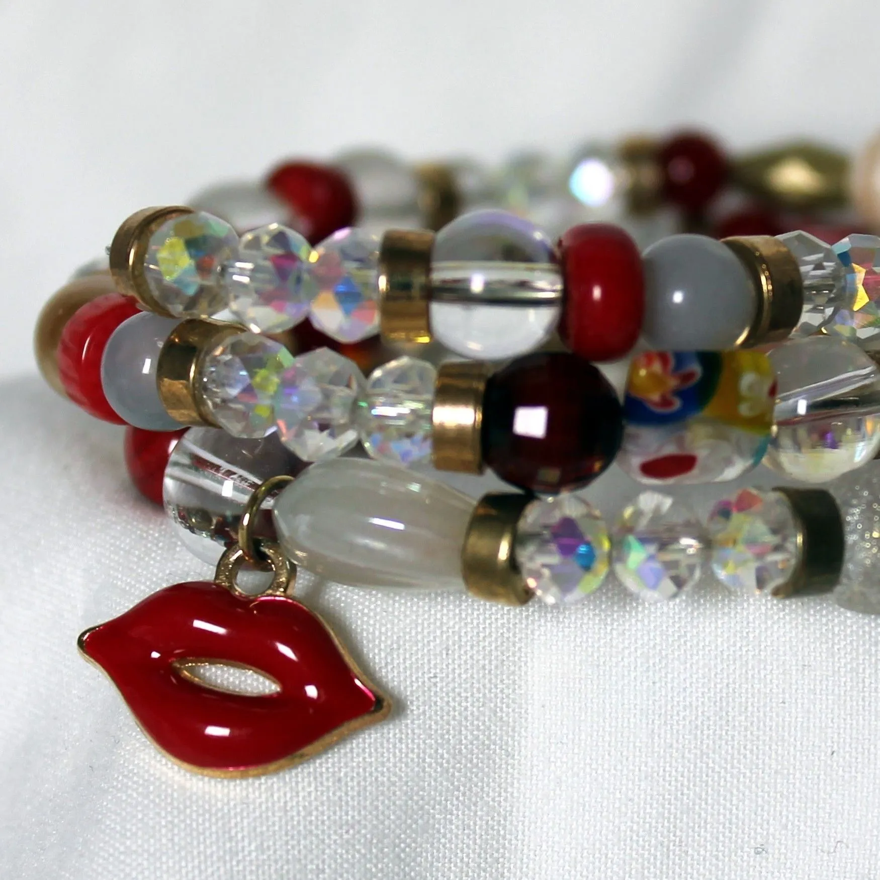 Product image for Sealed with a kiss - memory wire bracelet w/ charm