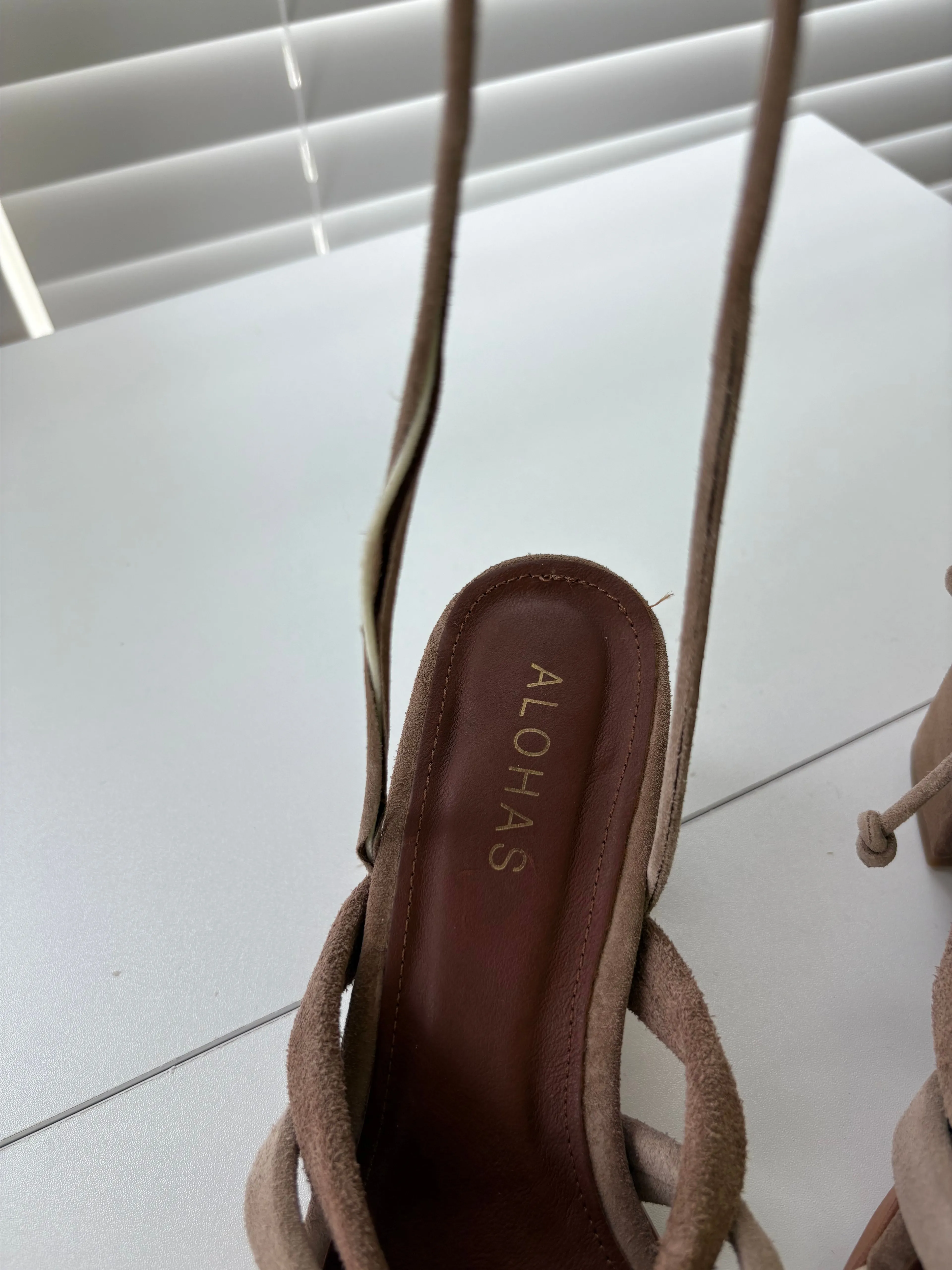 Listing Image Blurred Background