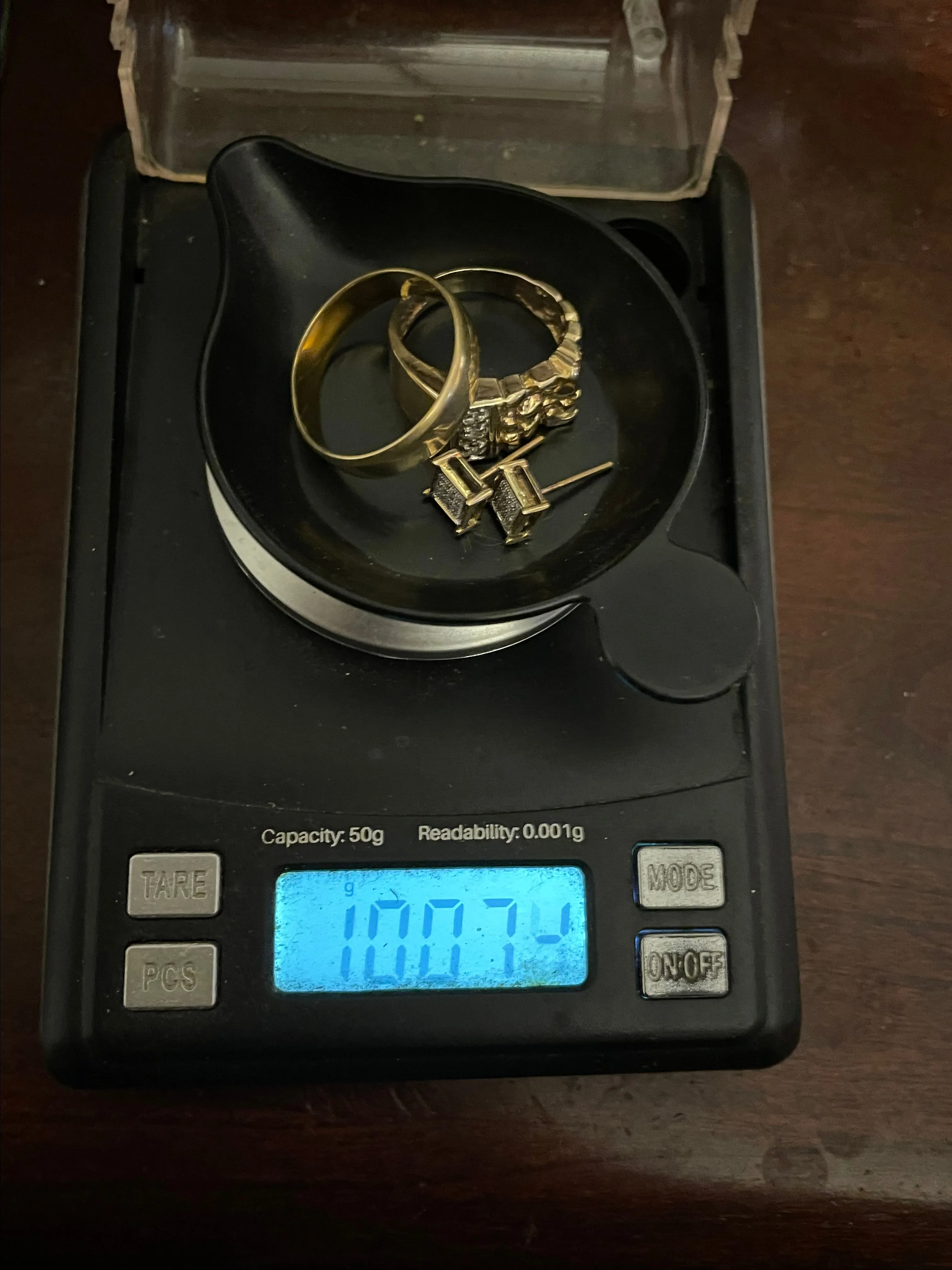 Product image for Gold jewerly and bullion lot