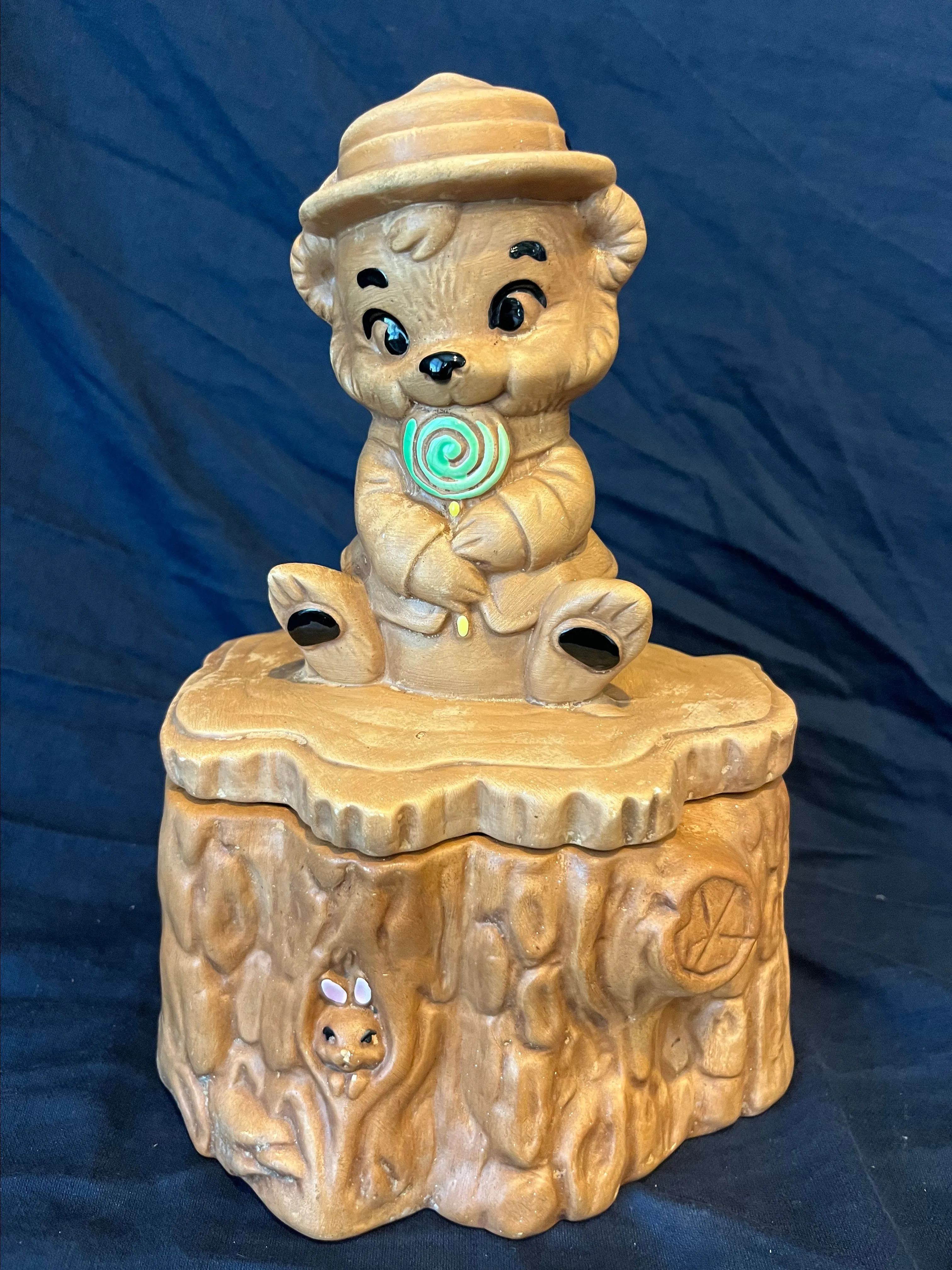 Product image for Vintage Twin Winton Bear Cub on Stump Cookie Jar