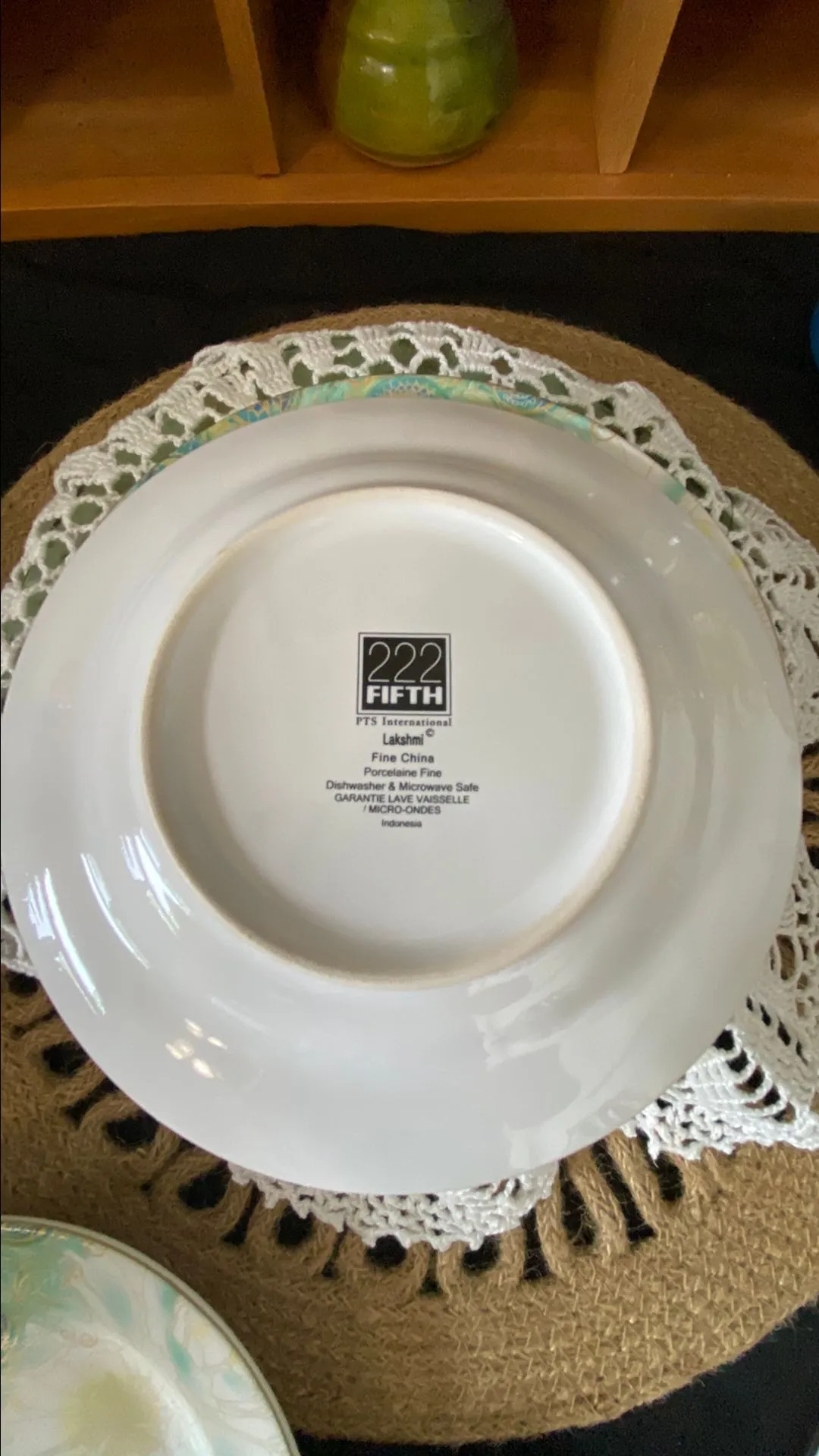 Listing Image Blurred Background