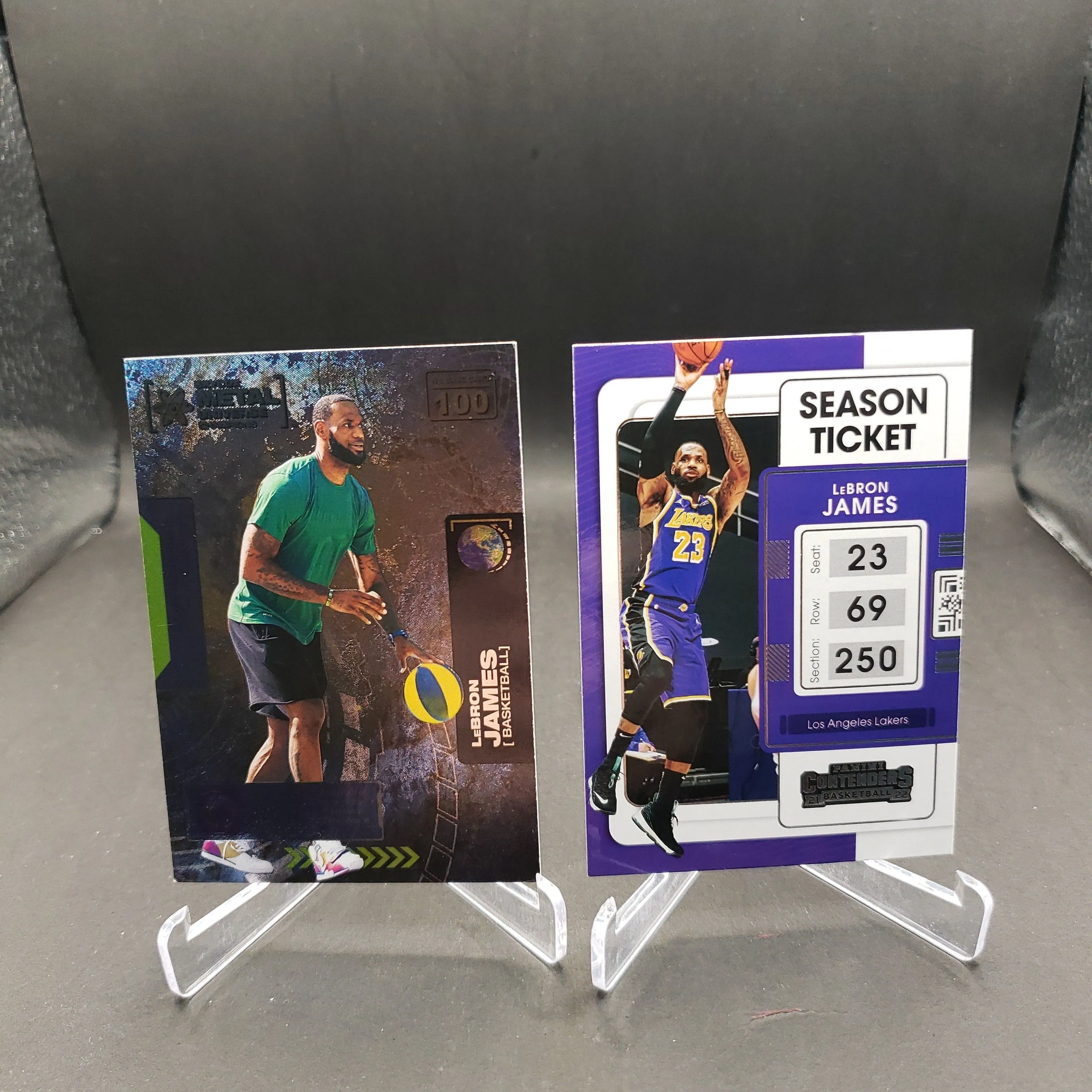 Product image for LeBron James Lot Of 2 Cards Los Angeles Lakers  (Basketball)