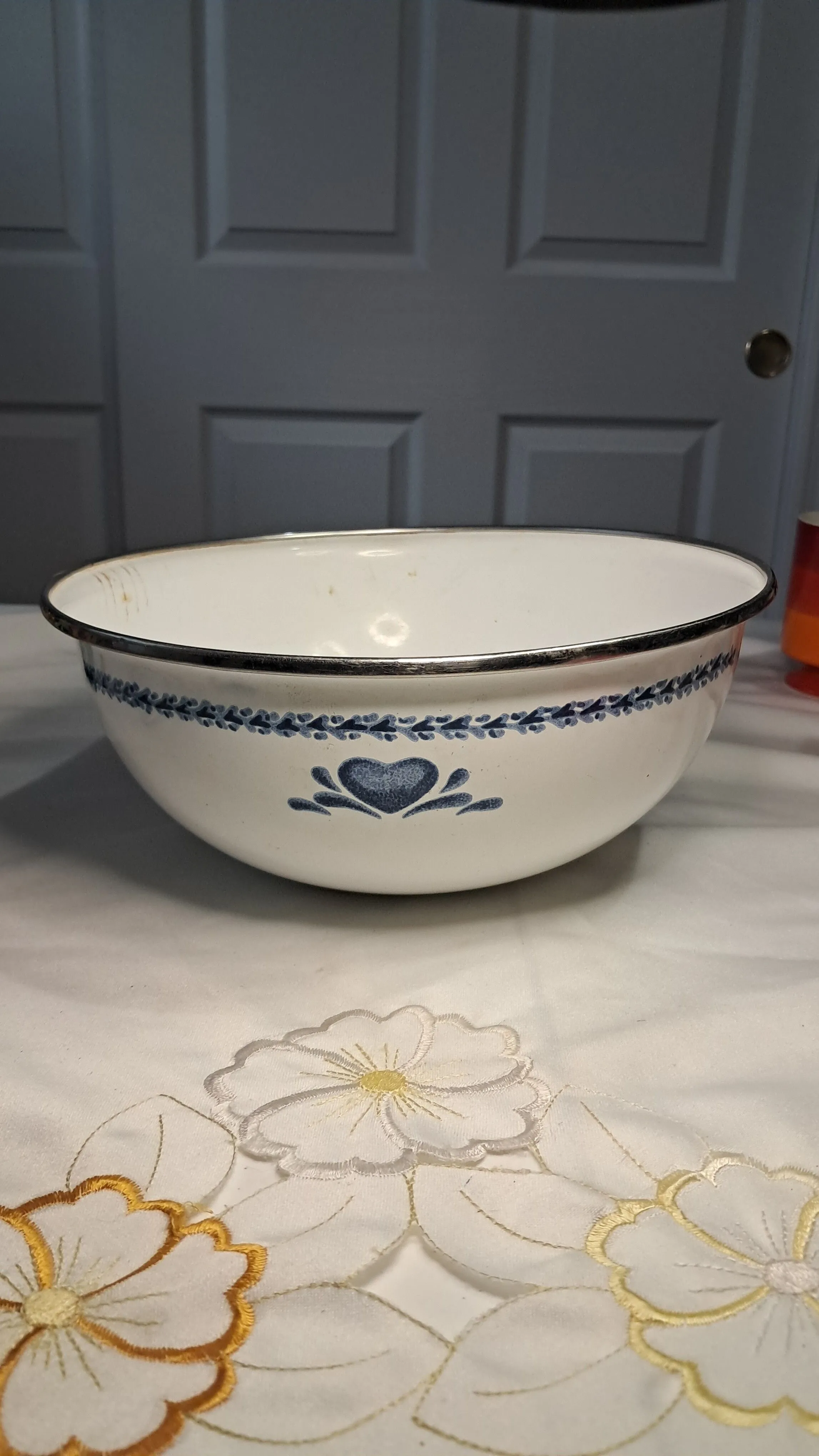 Product image for #25. White Enamel Ware Heart Mixing Bowl