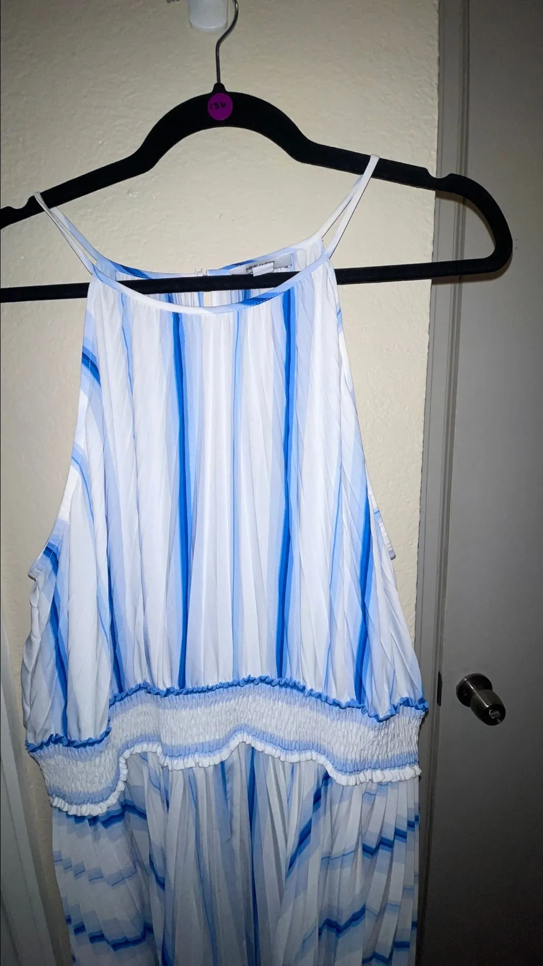 Listing Image Blurred Background