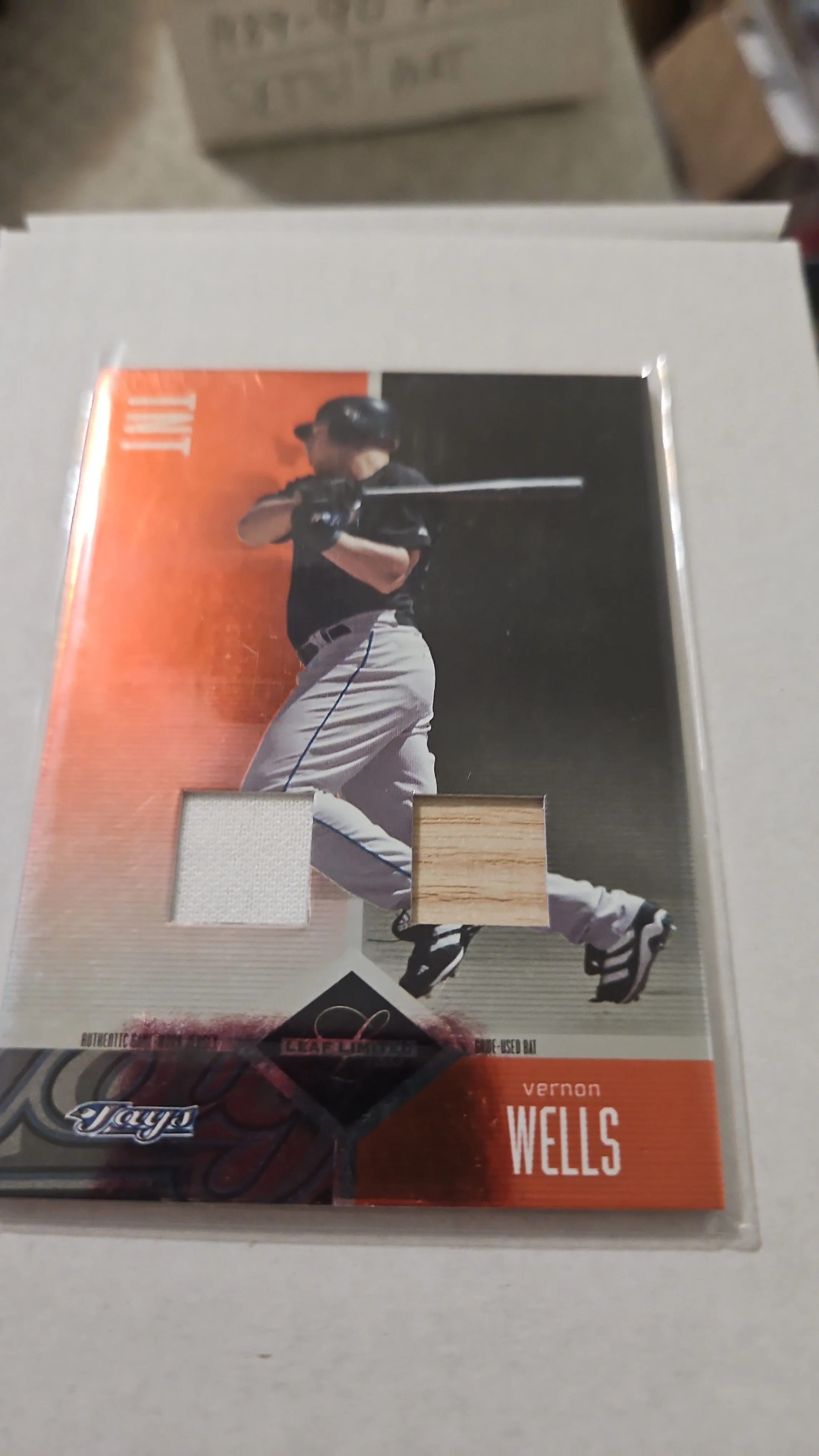 Product image for Veron Wells 2004 leaf limited dual game used 14/25  Blue Jays 