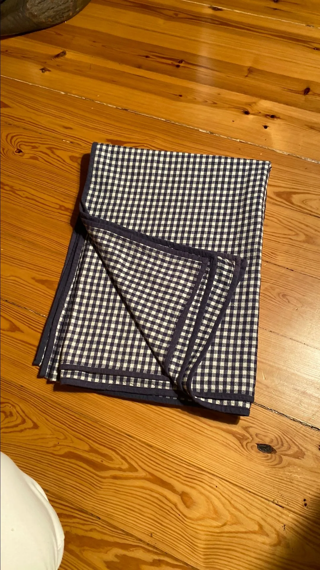 Product image for TC06. Navy Blue & White Checked Tablecloth