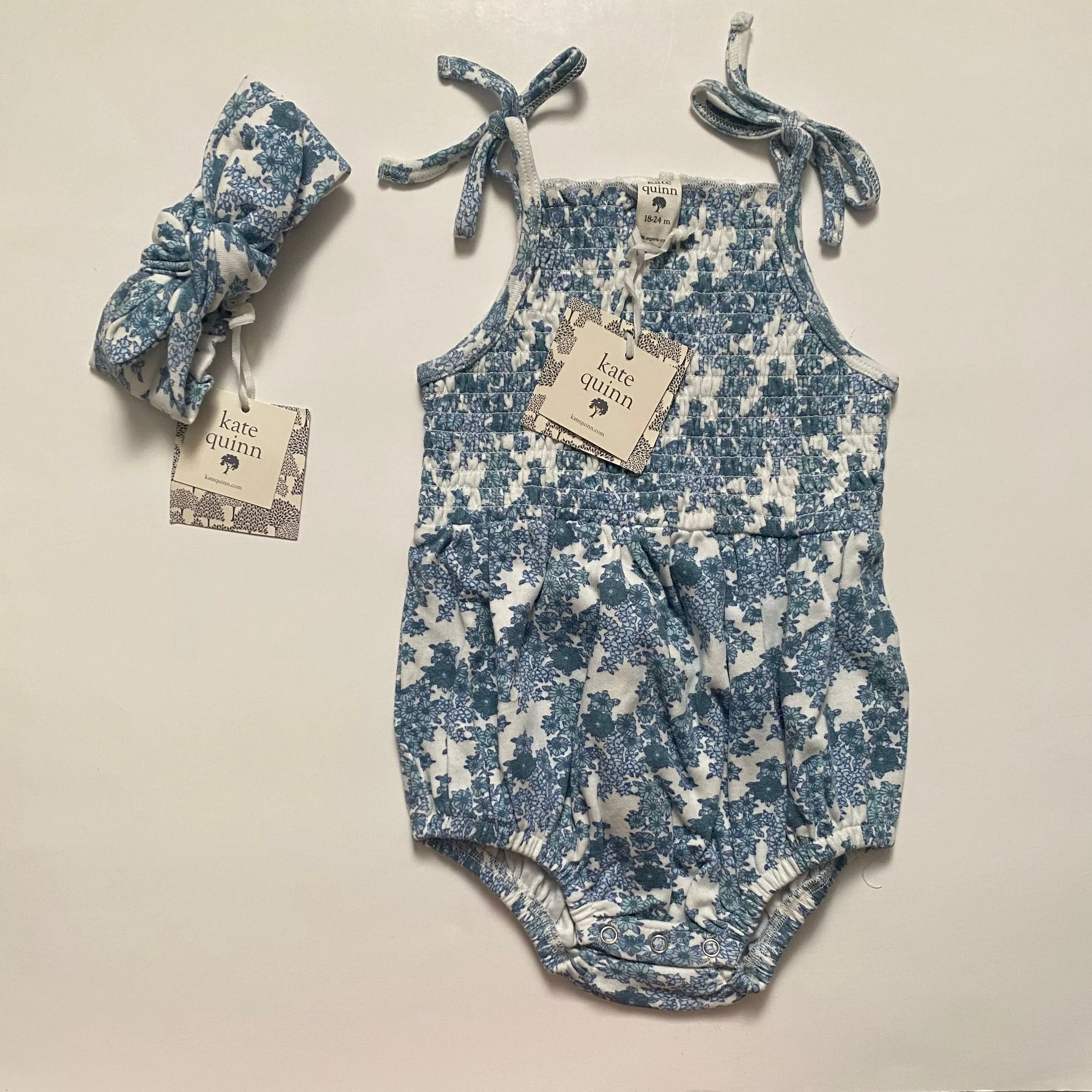 Product image for NWT Kate Quinn smocked tie bubble and knot top headband