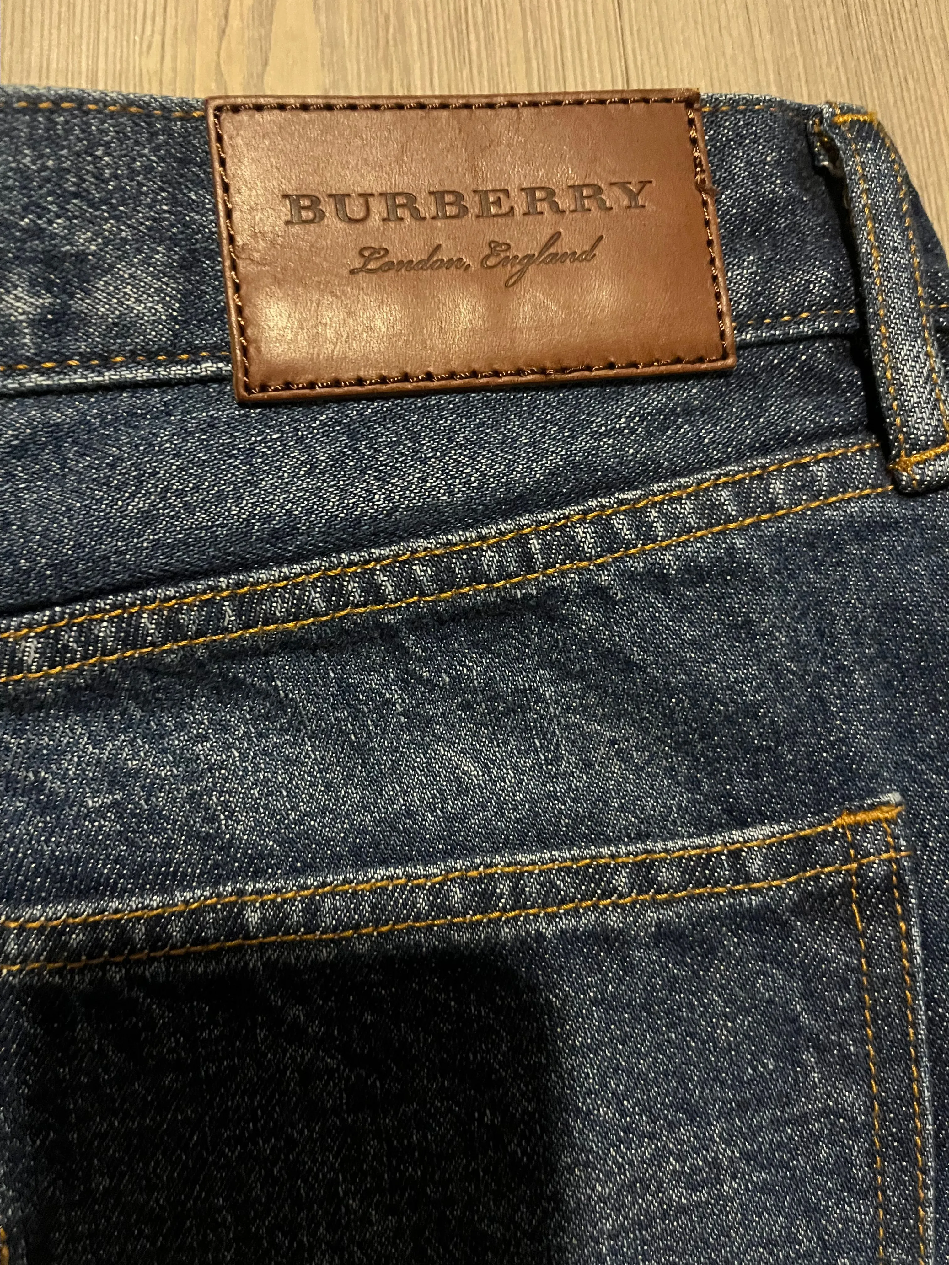 Listing Image Blurred Background