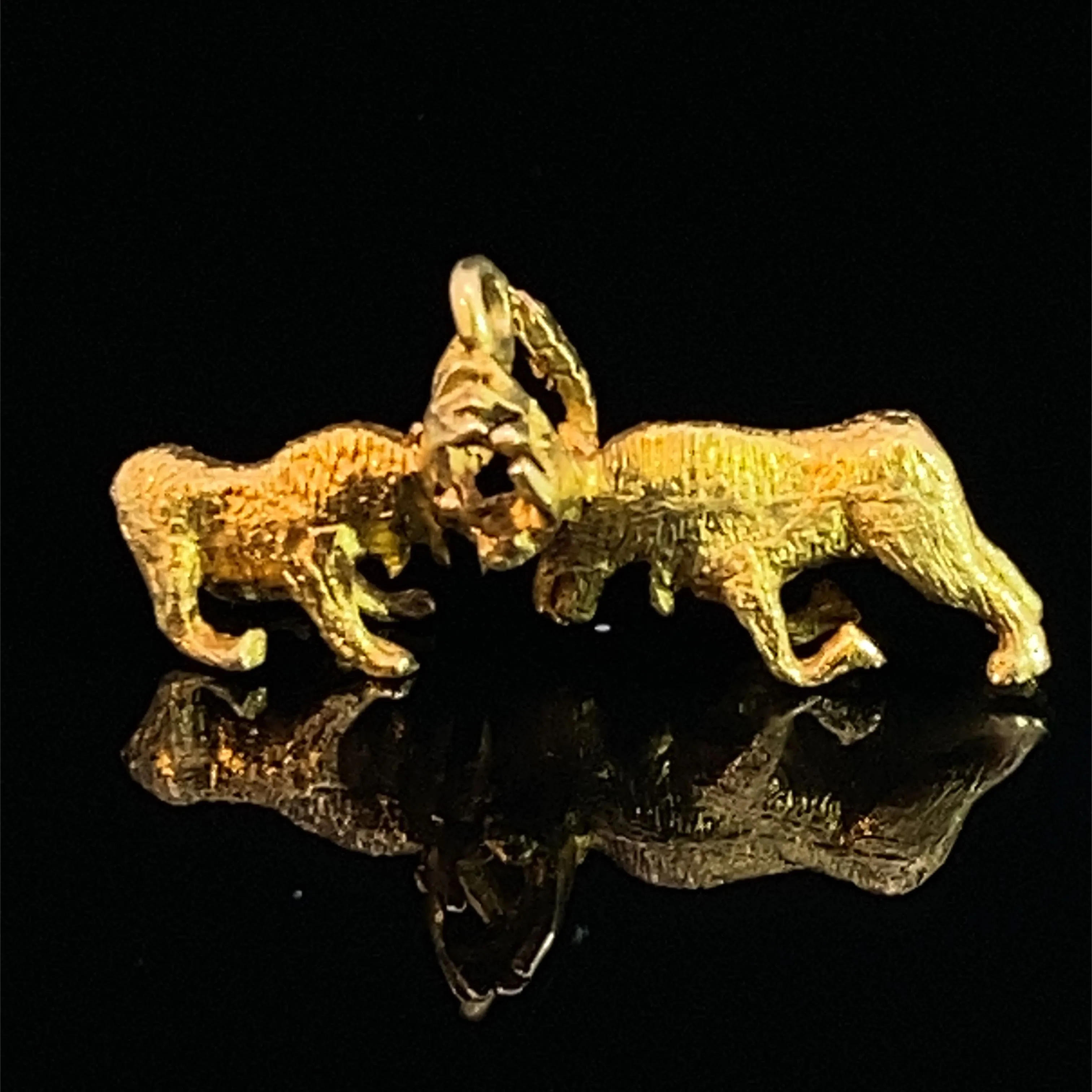 Product image for 10K Fighting Moose Charm HTI