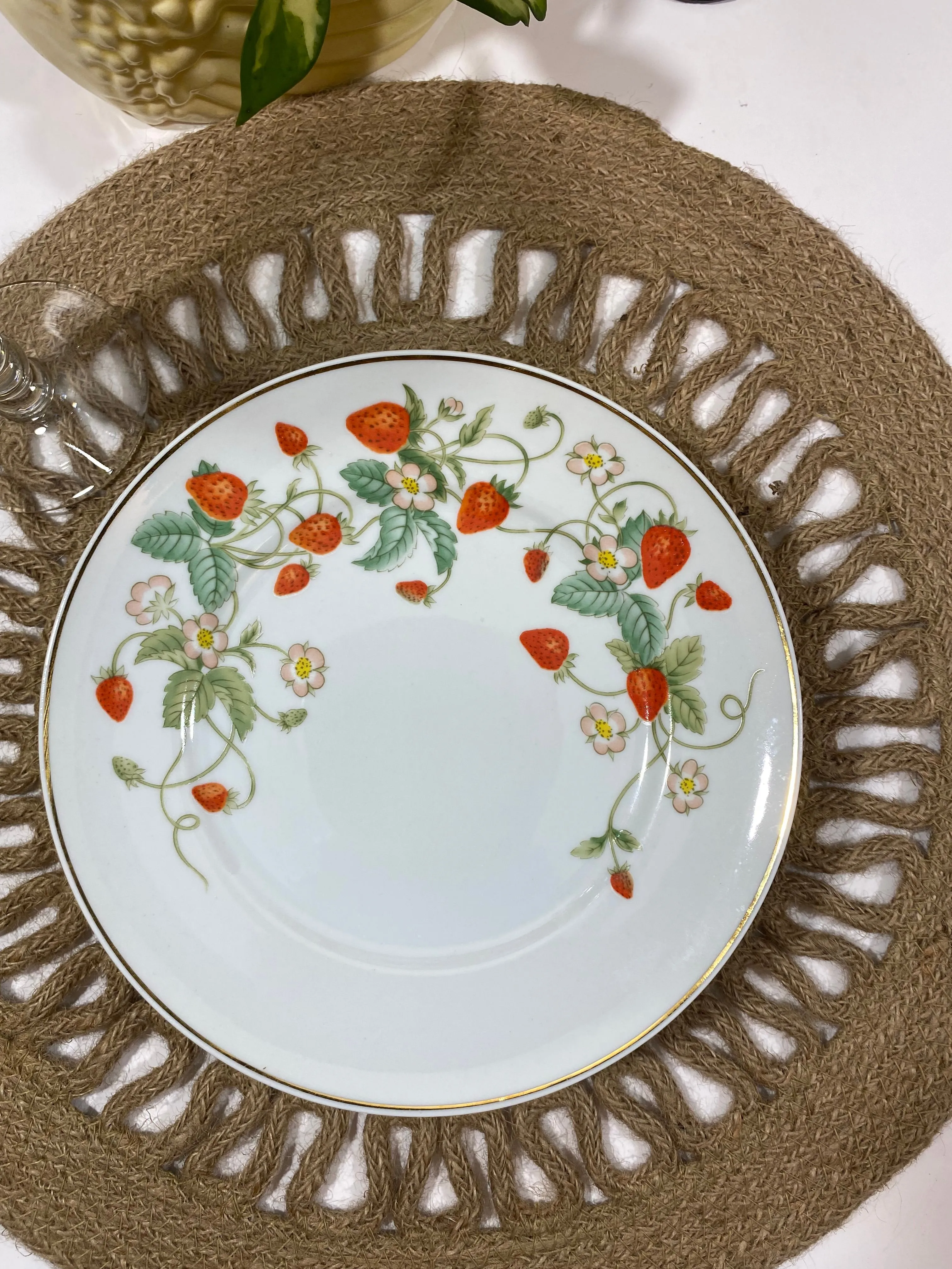 Product image for 21. Porcelain Strawberry Dessert Plates*