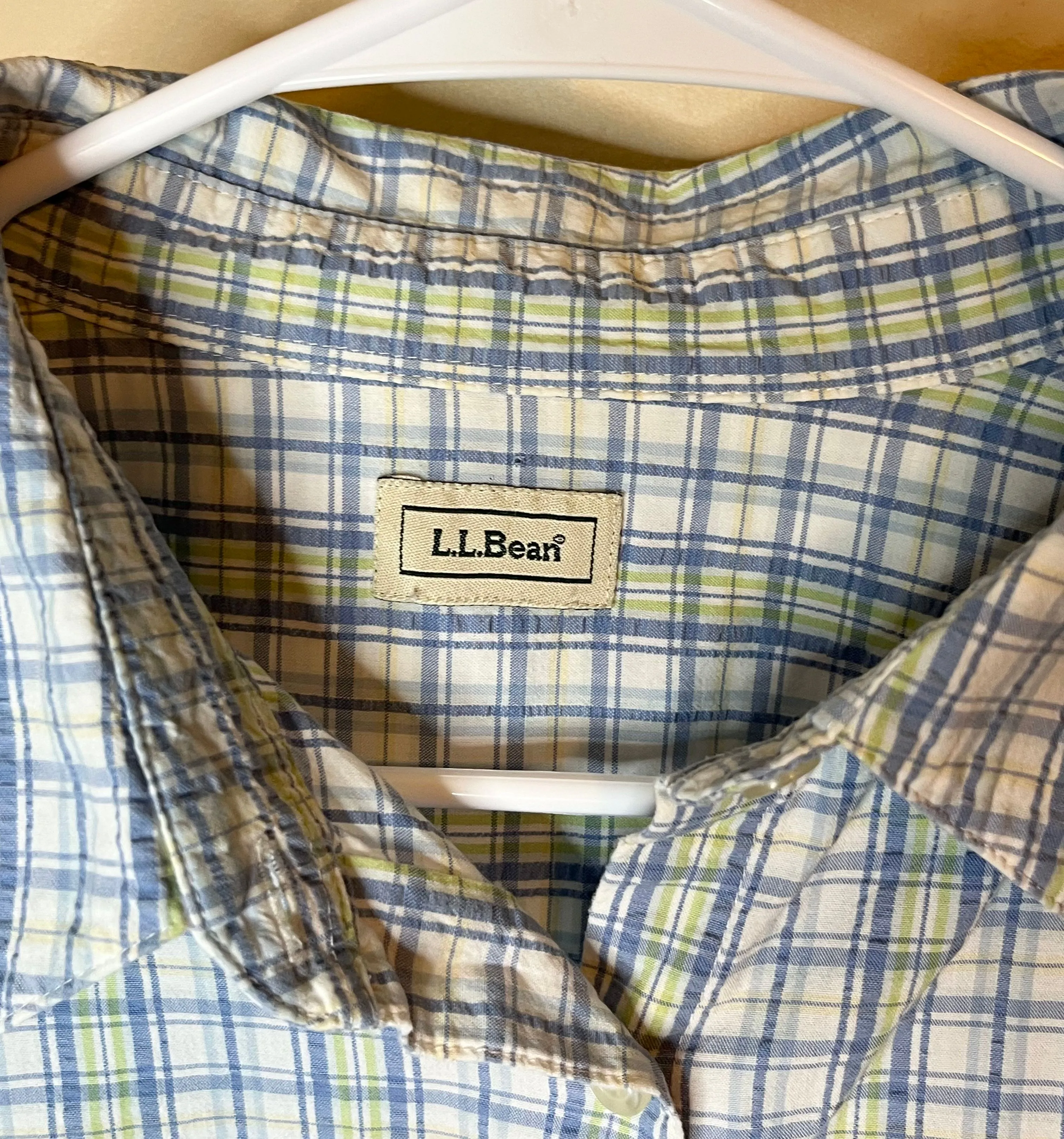 Listing Image Blurred Background