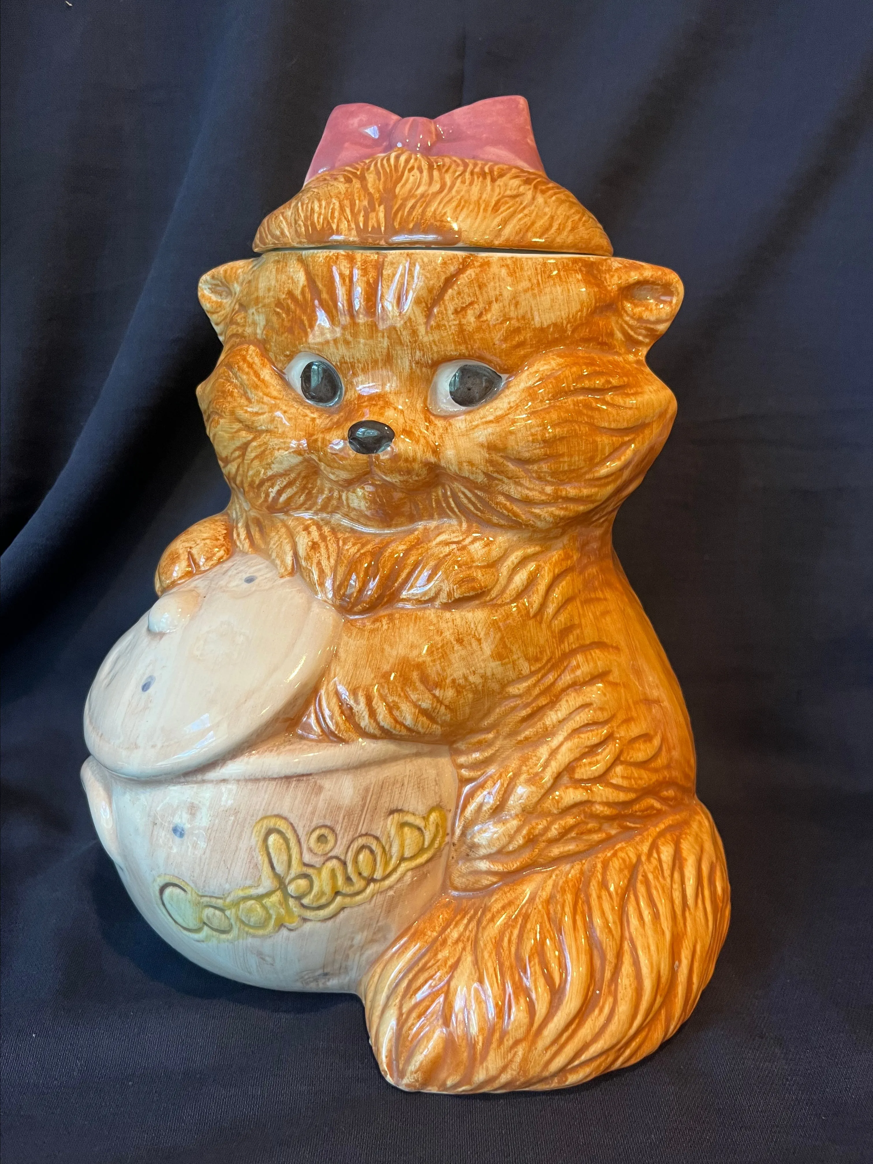 Product image for Vintage Treasure Craft Kitten with Cookie Jar Sneaking in the jar