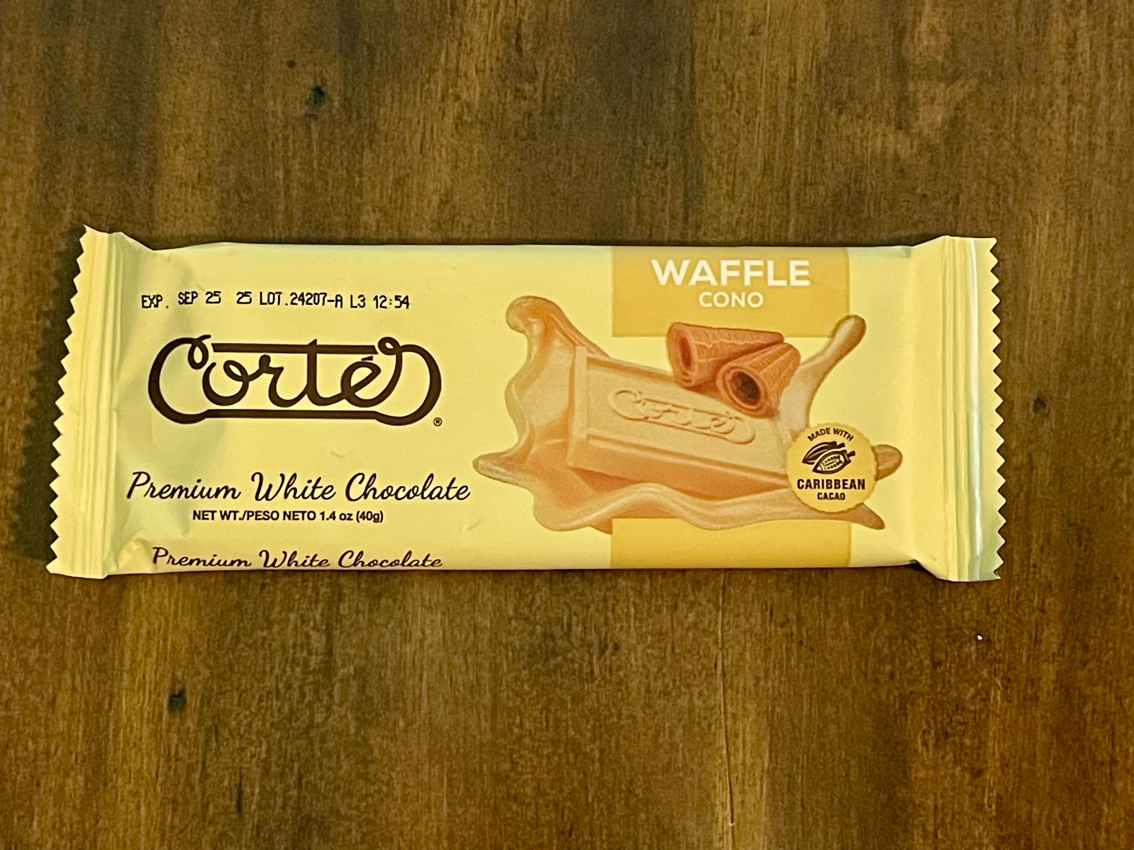 Product image for 001- Cortés White Premium Chocolate Waffle Bar