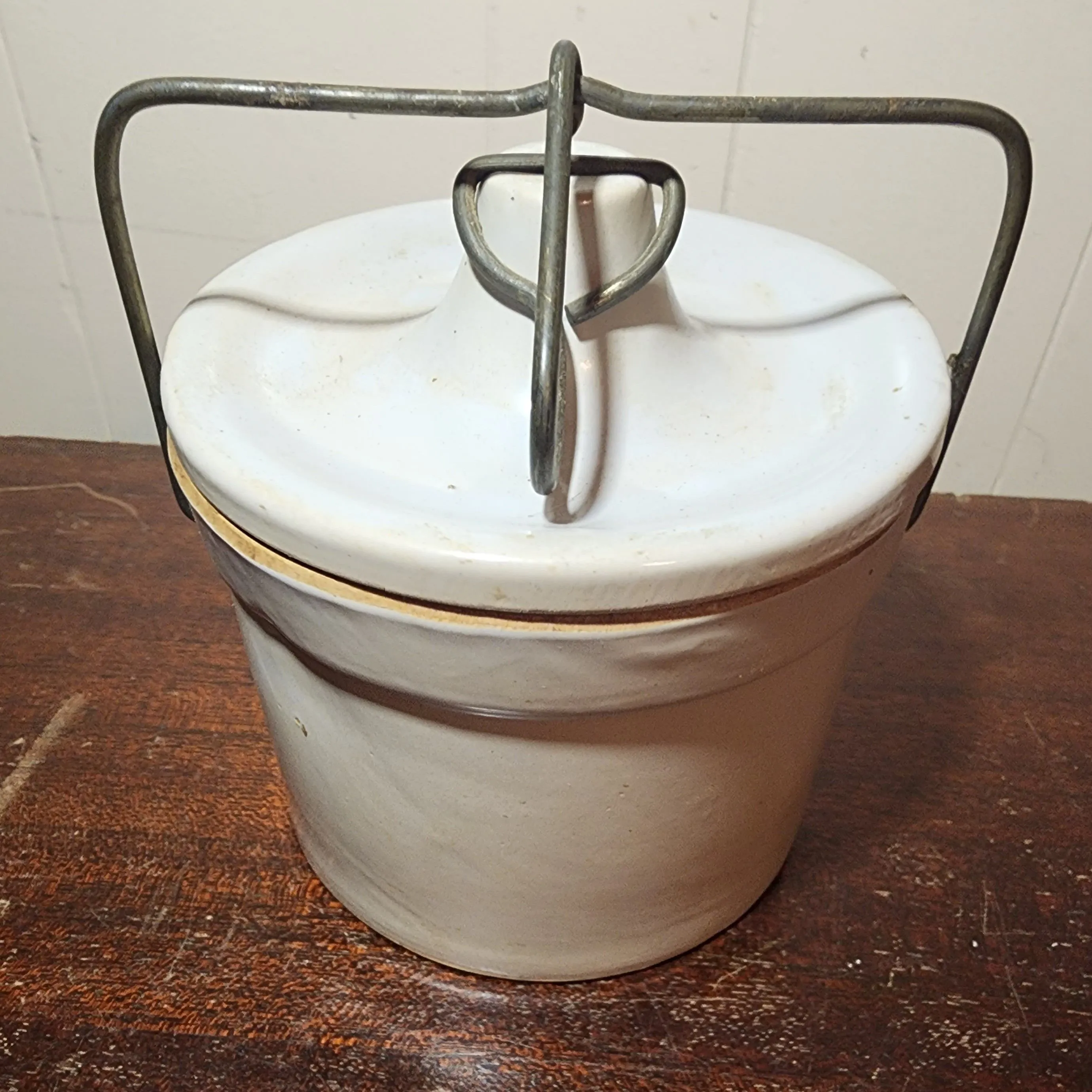 Product image for Vintage Crock Candle W/ Lid