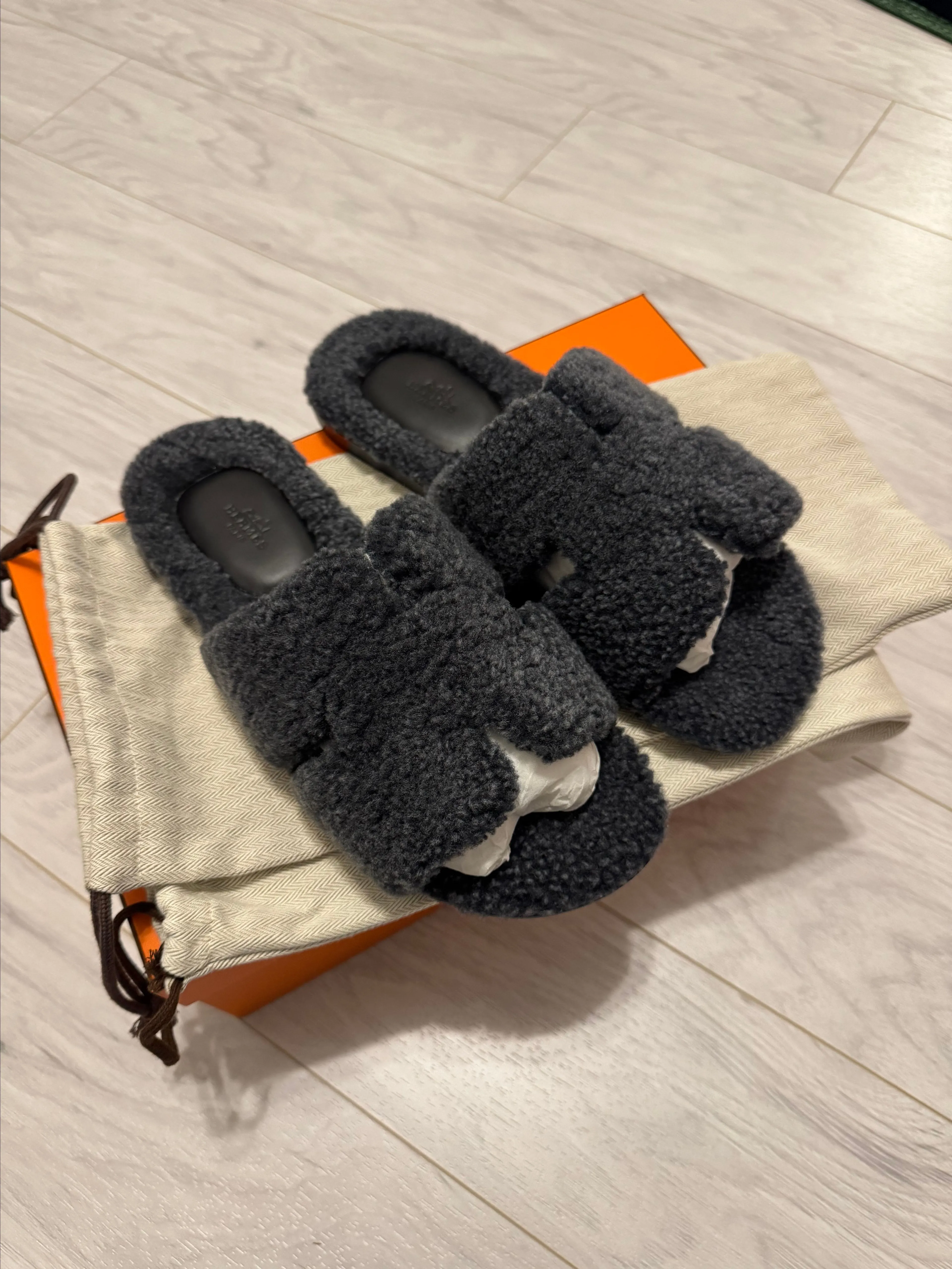 Product image for Hermes Men's slipper size 44 Brand new (size 11)