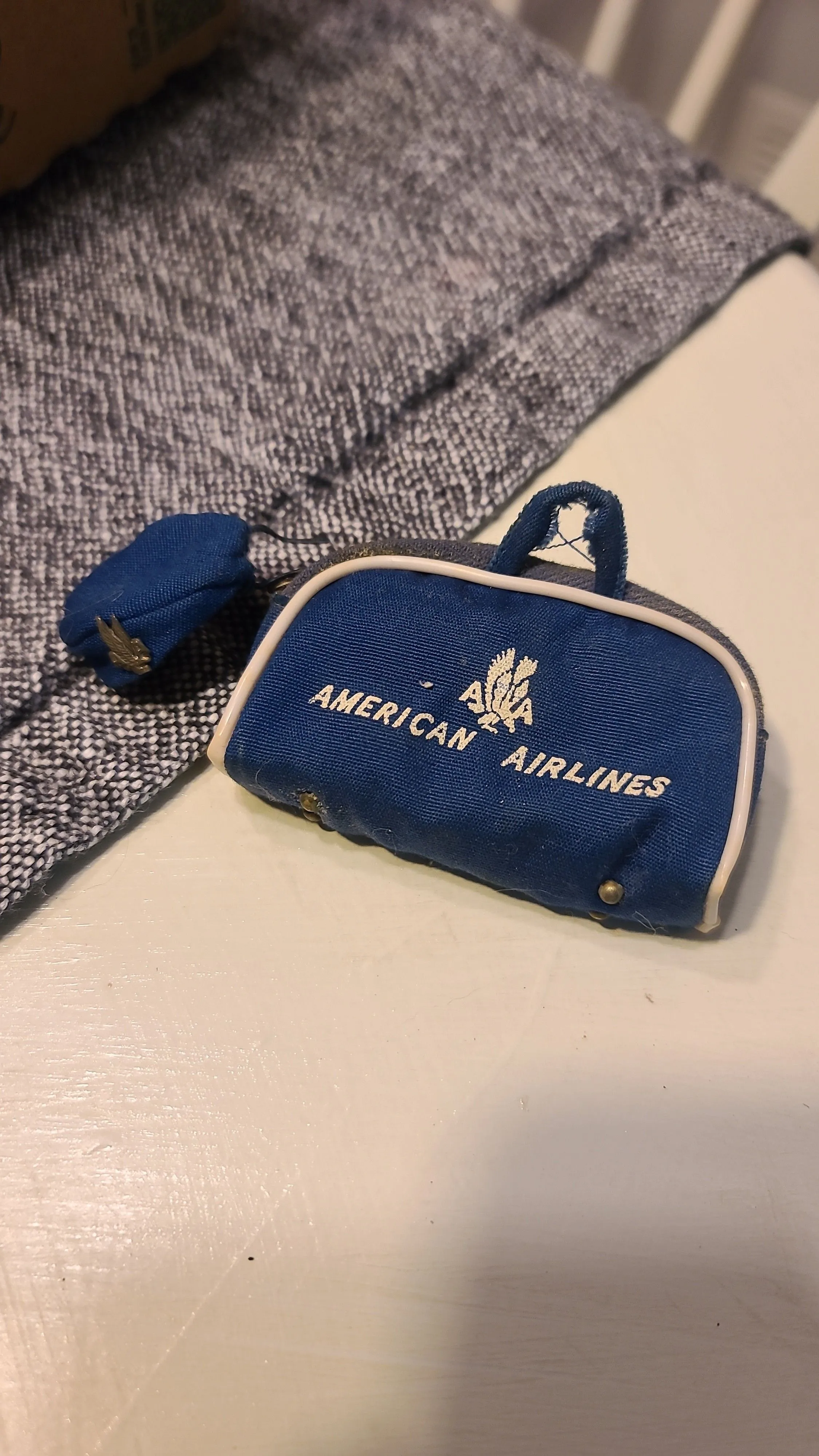 Product image for 60s Vintage Barbie American Airlines Bag and Hat